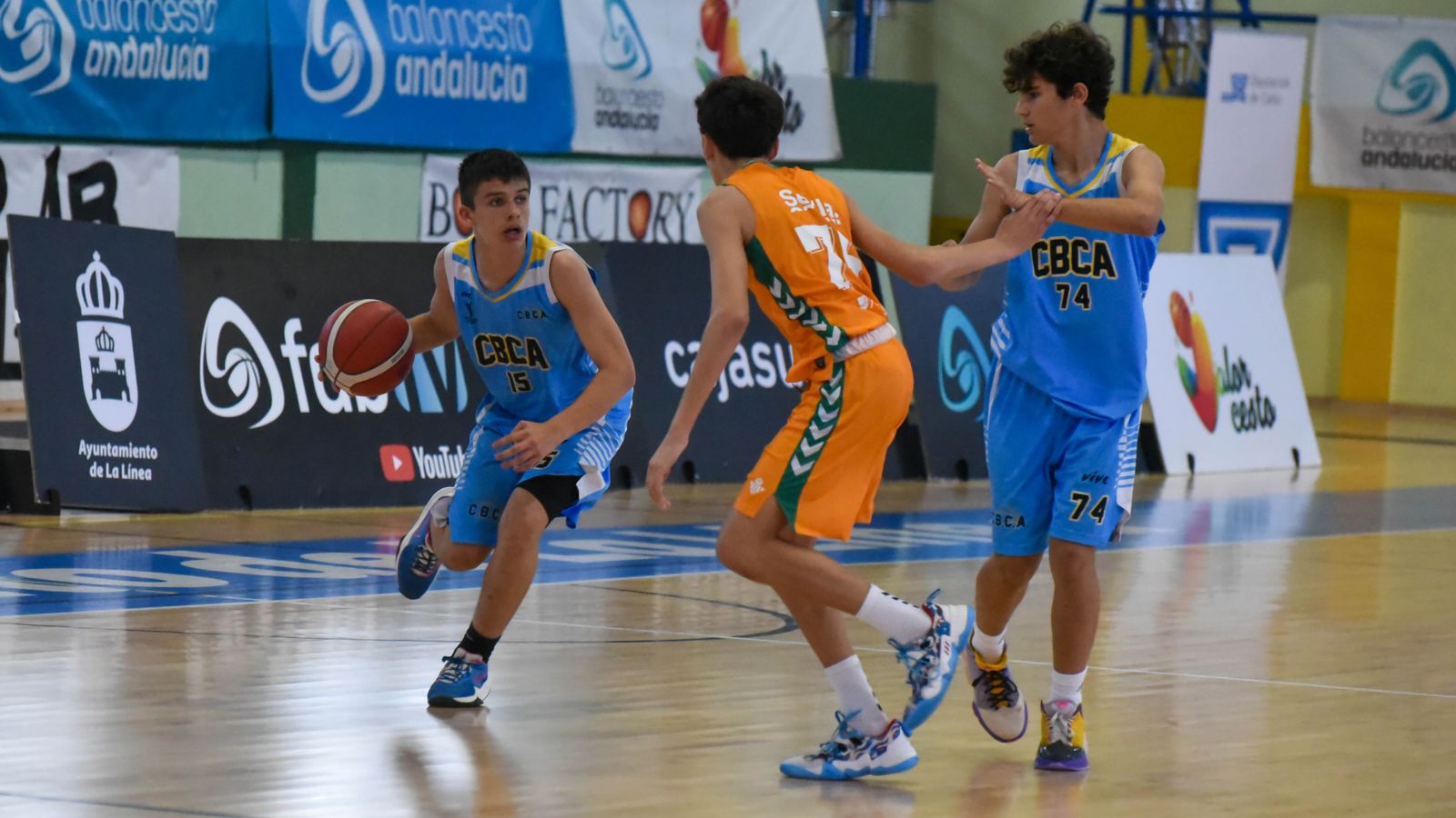 Las fotos de los cuartos de final del Cadeba infantil de La Línea
