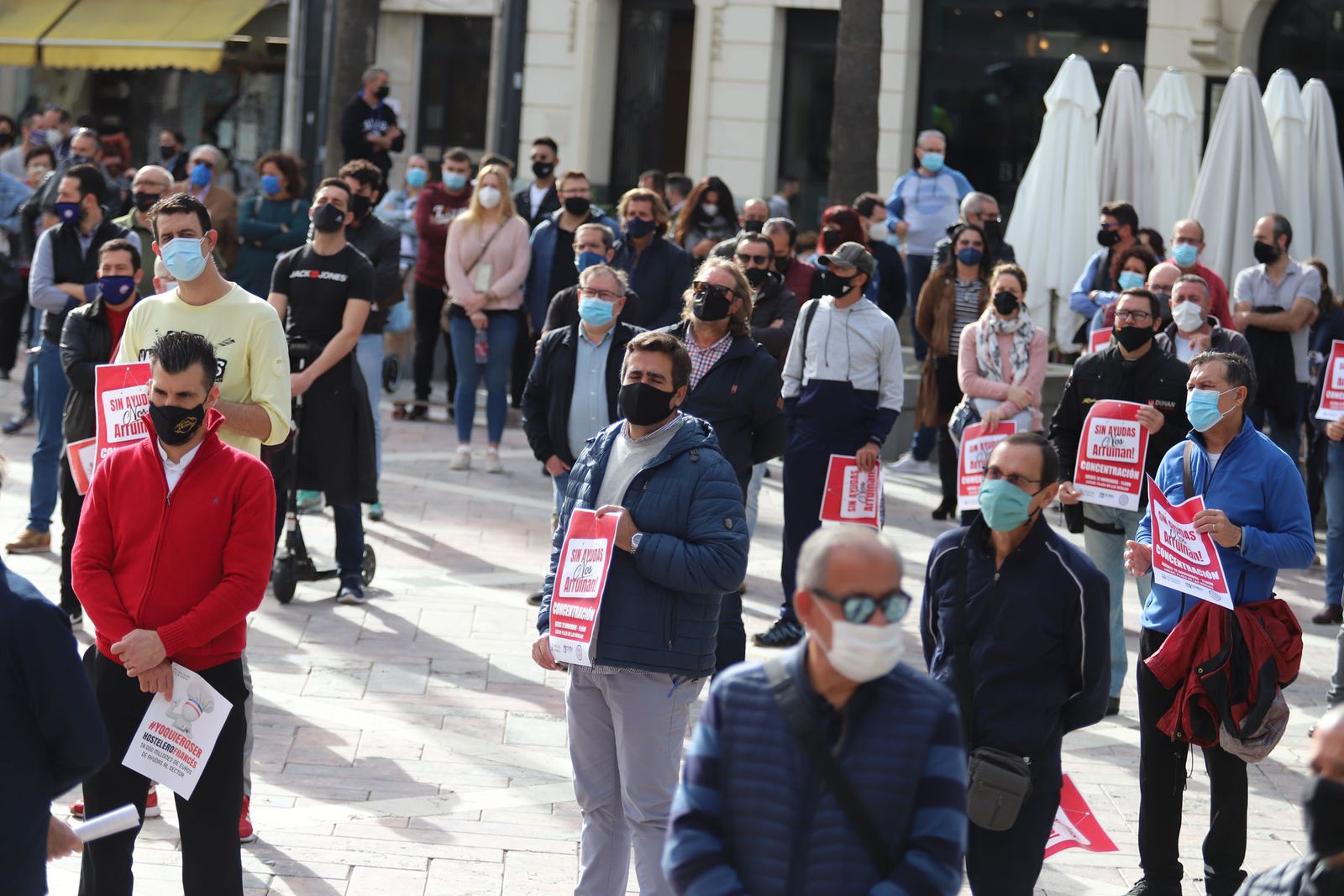 Imágenes de la concentración de los hosteleros de Huelva para reclamar ayudas.