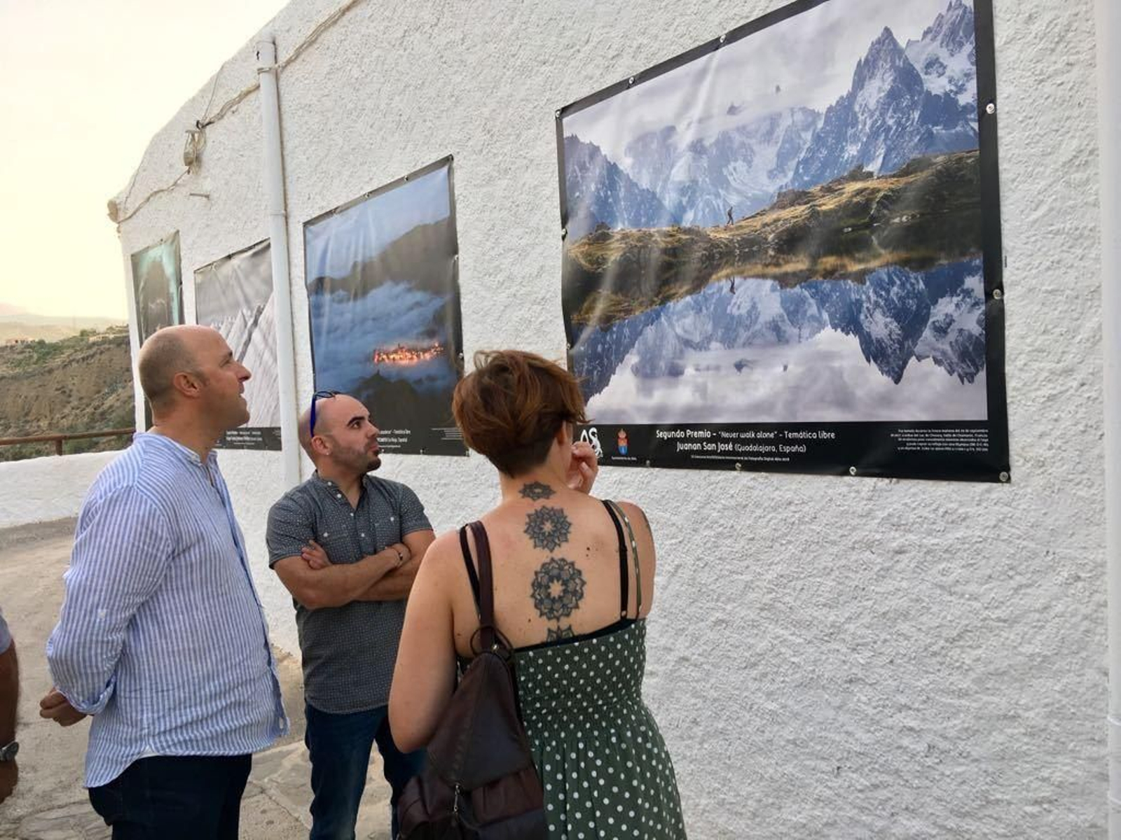 El Barrio de San Antón luce las 25 obras de  ArteSOSlidario