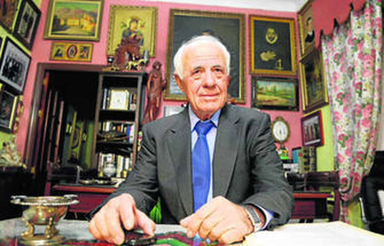 Fernández Villegas, días atrás en su domiciio, en un momento de la entrevista.