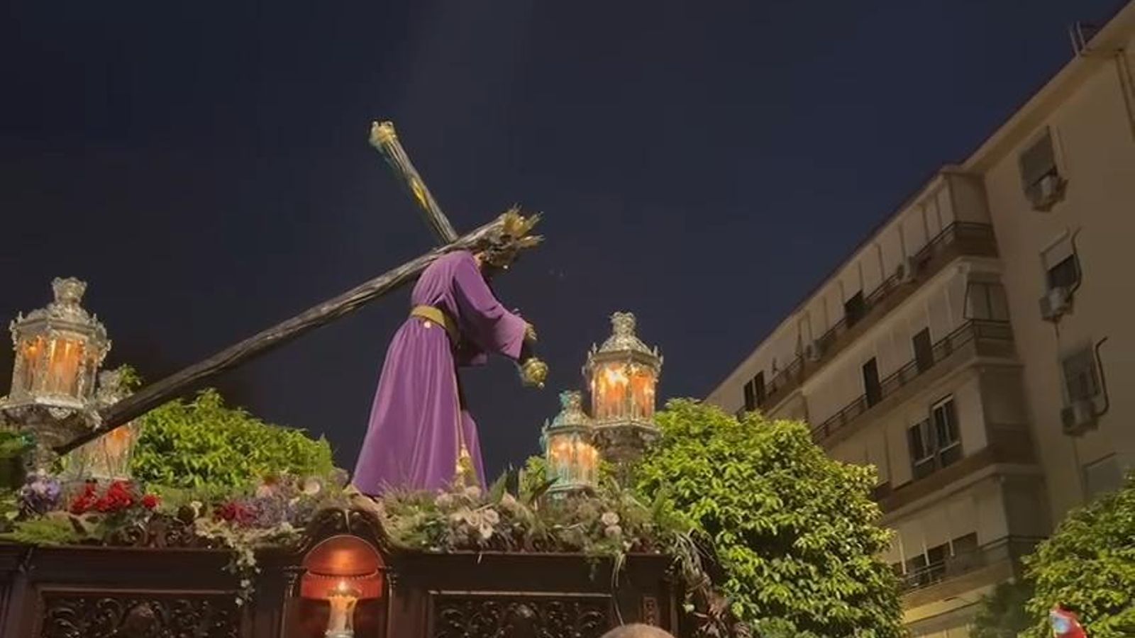 Divino Perdón de Alcosa por Avenida Ciudad de Chiva