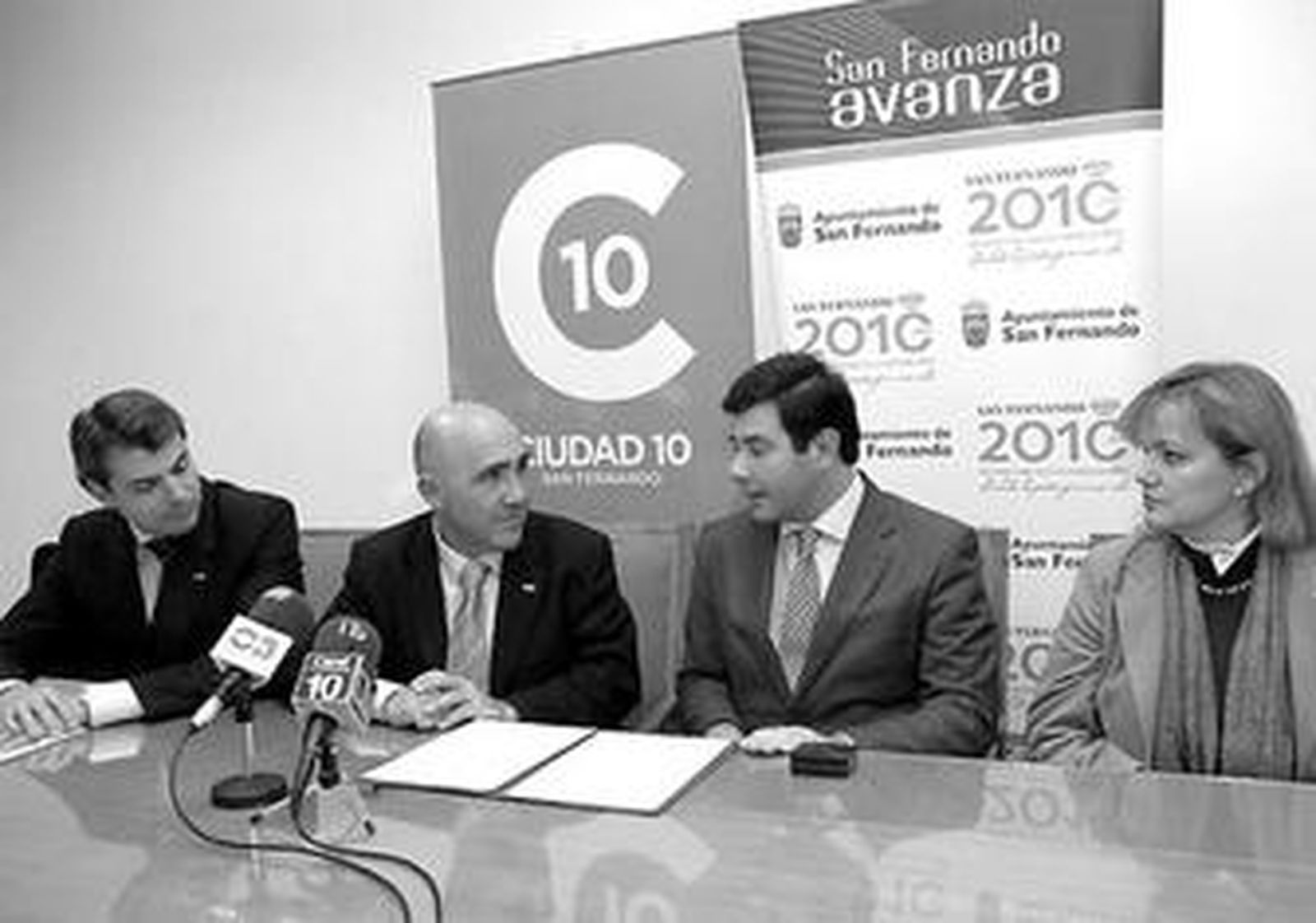 El alcalde, De Bernardo, con Rafael Chaves.