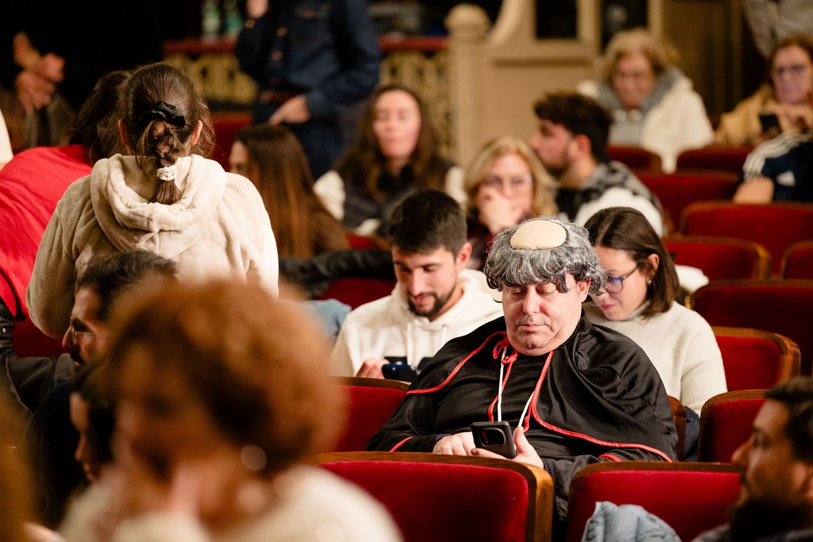 Búscate entre las mejores imágenes de la sexta sesión de cuartos de final del COAC 2026