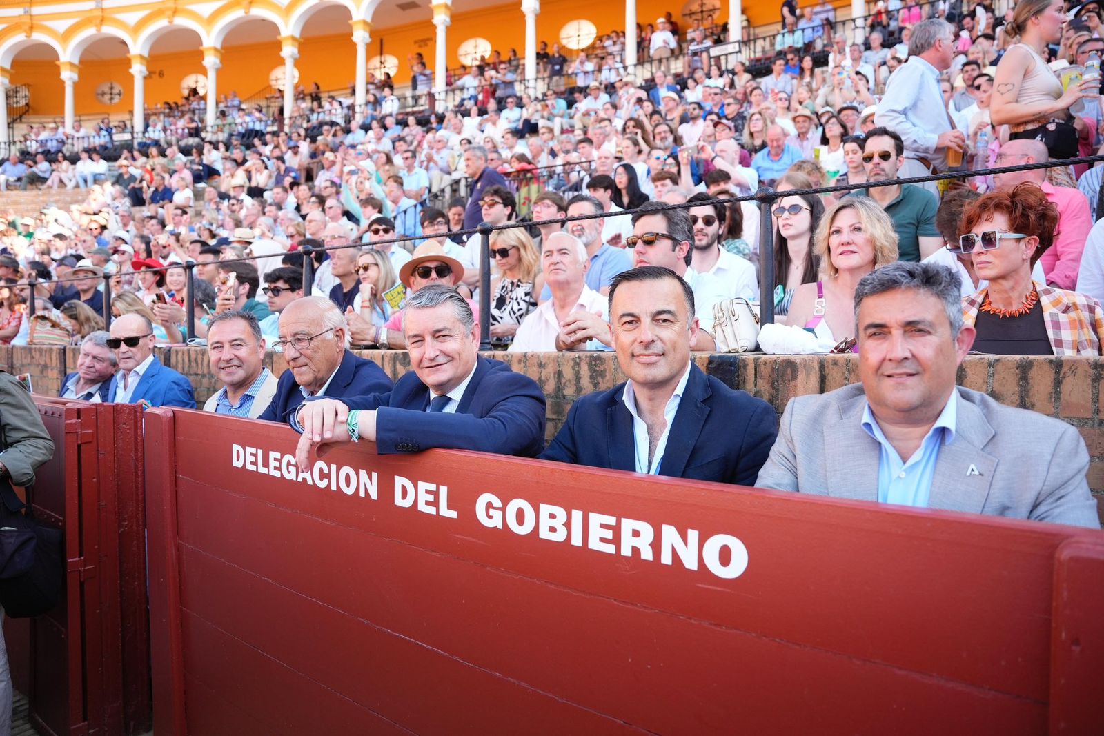 Gañote de grana y oro