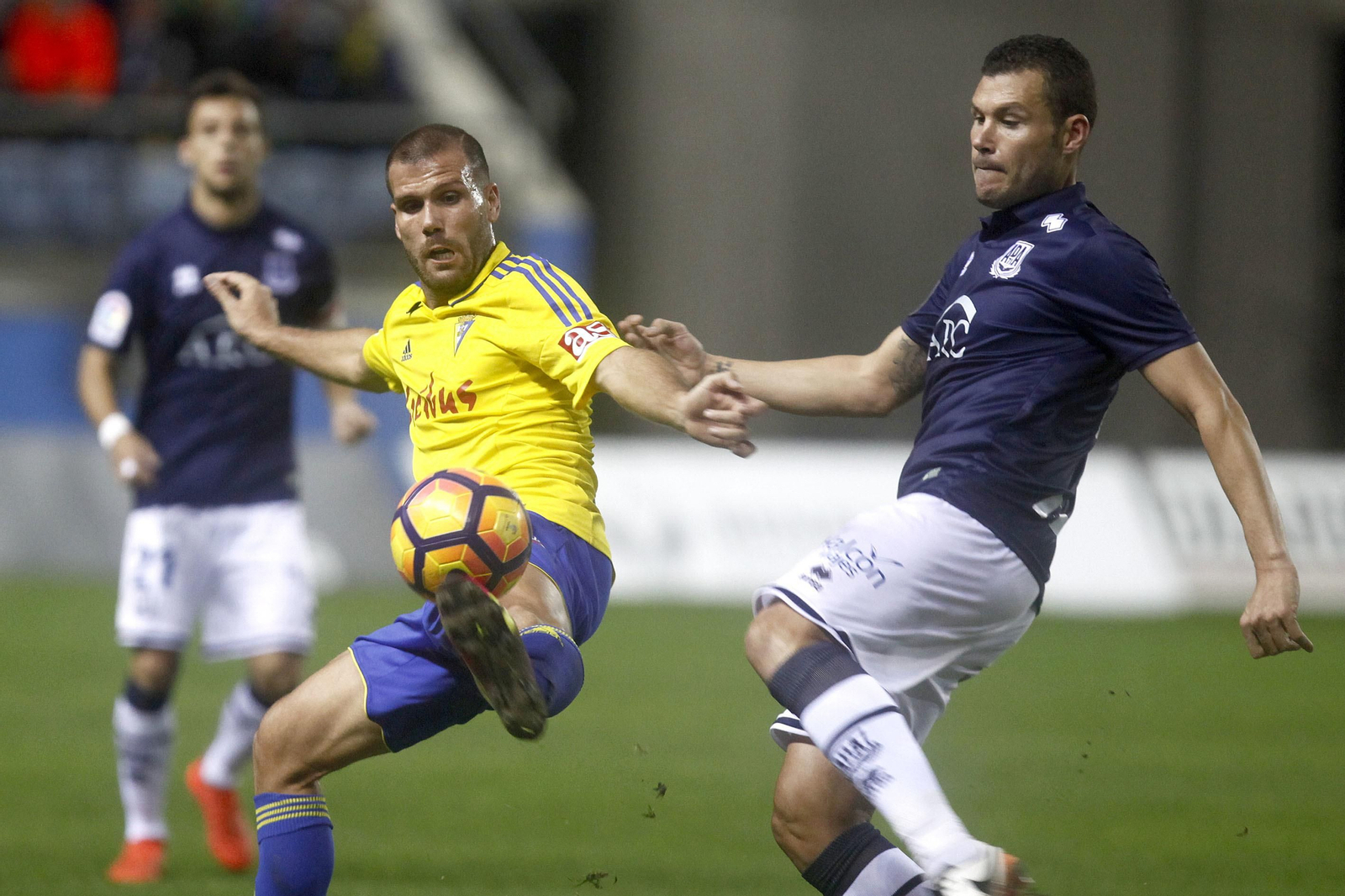 Goleada del Cádiz en el Carranza