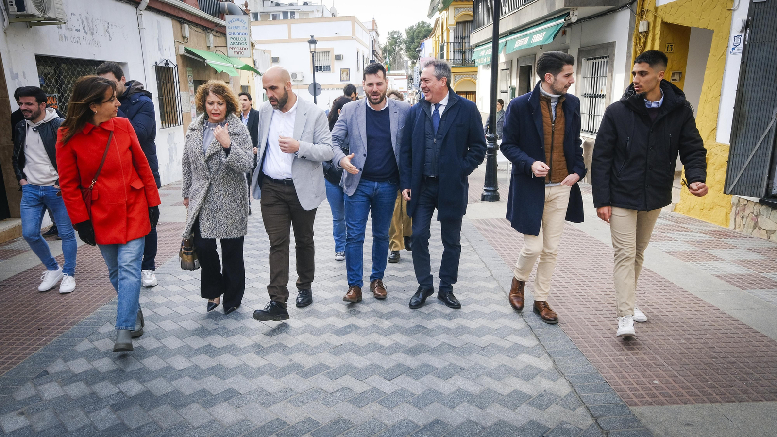 Encuentro de Juan Espadas con jóvenes en la localidad de Tomares.