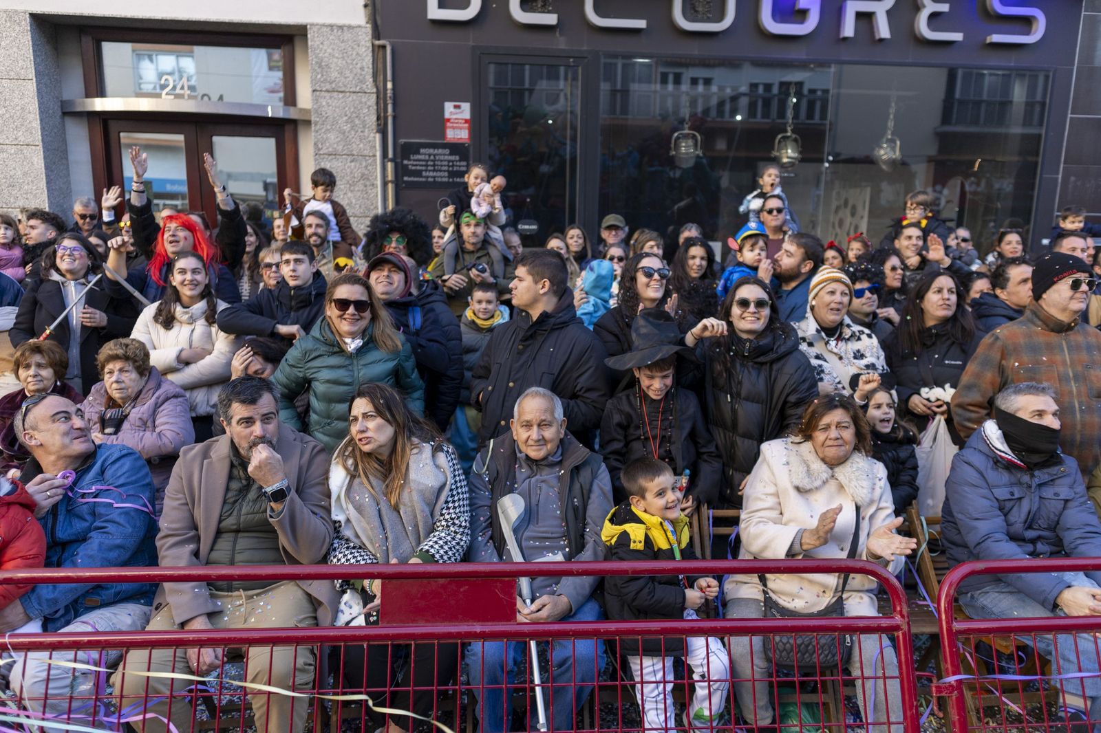 Las mejores imágenes de la Cabalgata del Carnaval de Cádiz 2026