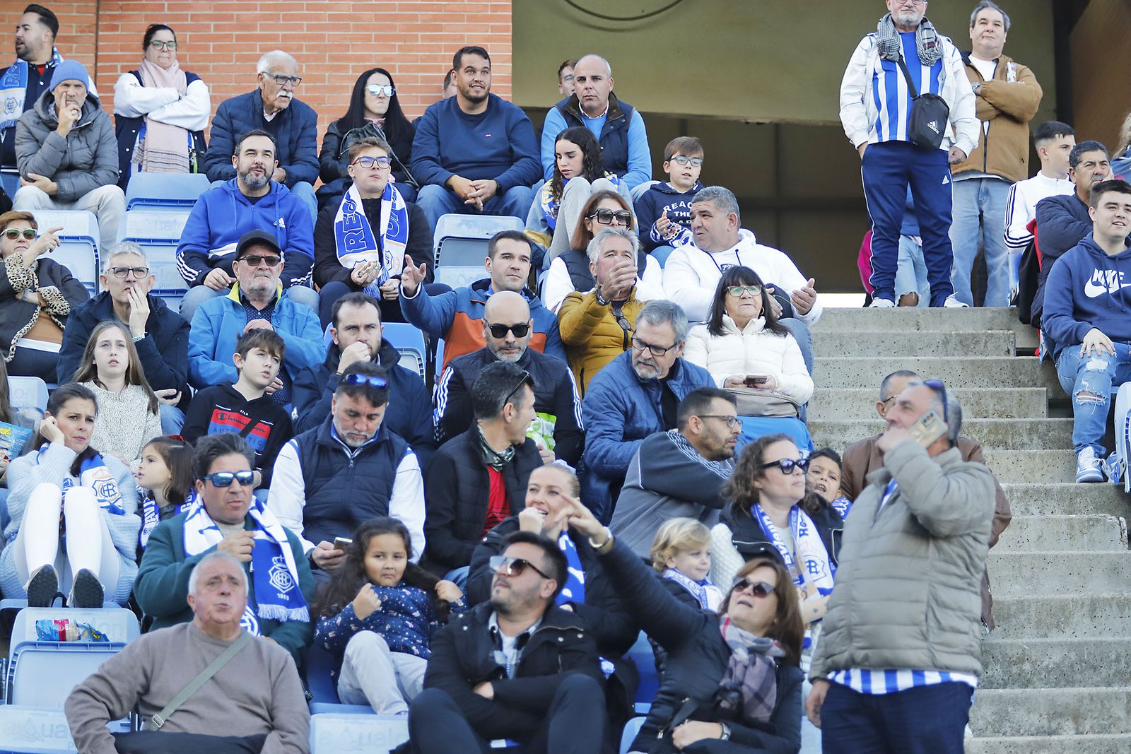 Imágenes del ambiente en el encuentro entre el Recreativo de Huelva y el Real Murcia