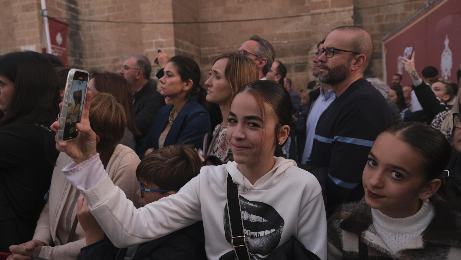 Estudiantes en la Semana Santa de Almería 2025