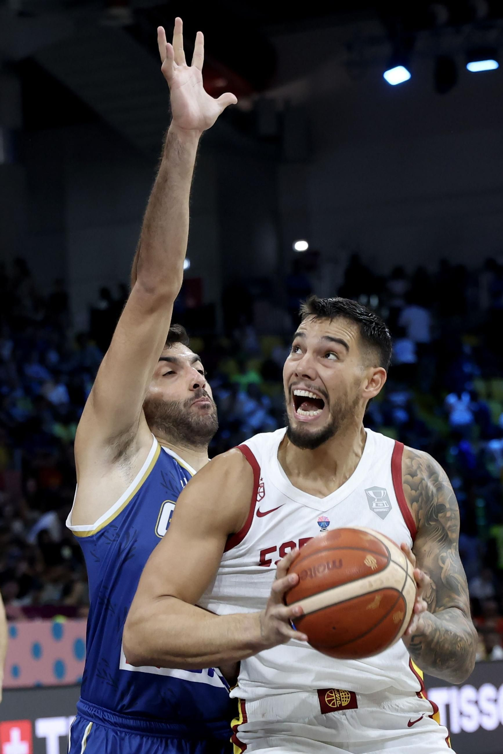 Mario Saint-Supery crece en el España-Chipre