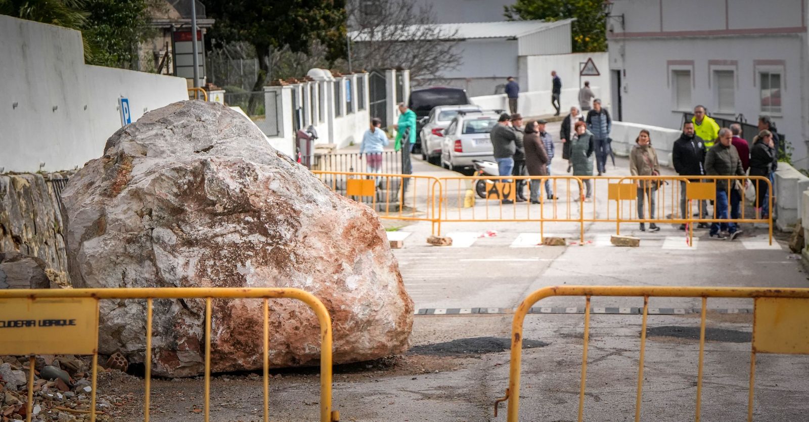 Imágenes de los torrentes de agua por las calles de Ubrique
