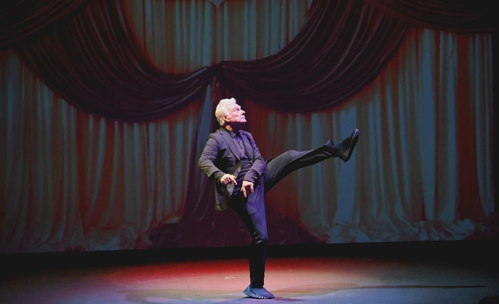 Imagen promocional de Carles Sans.