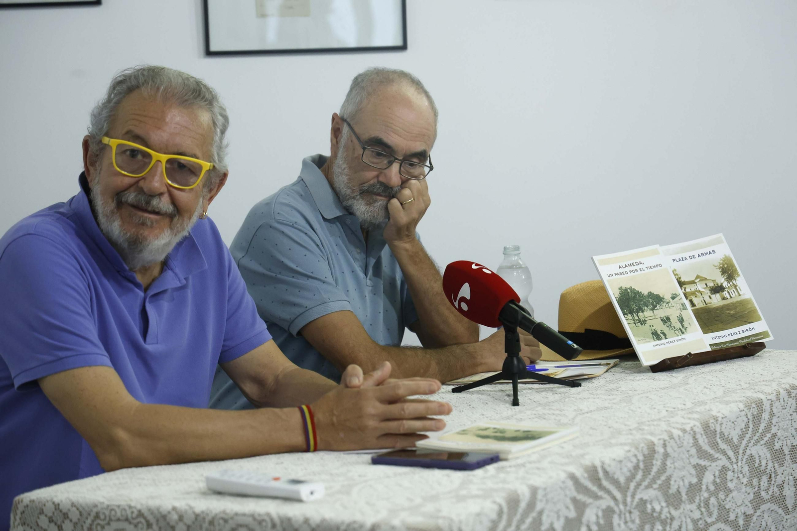 Las fotos de la exposición "El San Roque de los 60" y la presentación de los libros "Plaza de Armas" y "Alameda" de Antonio Pérez Girón