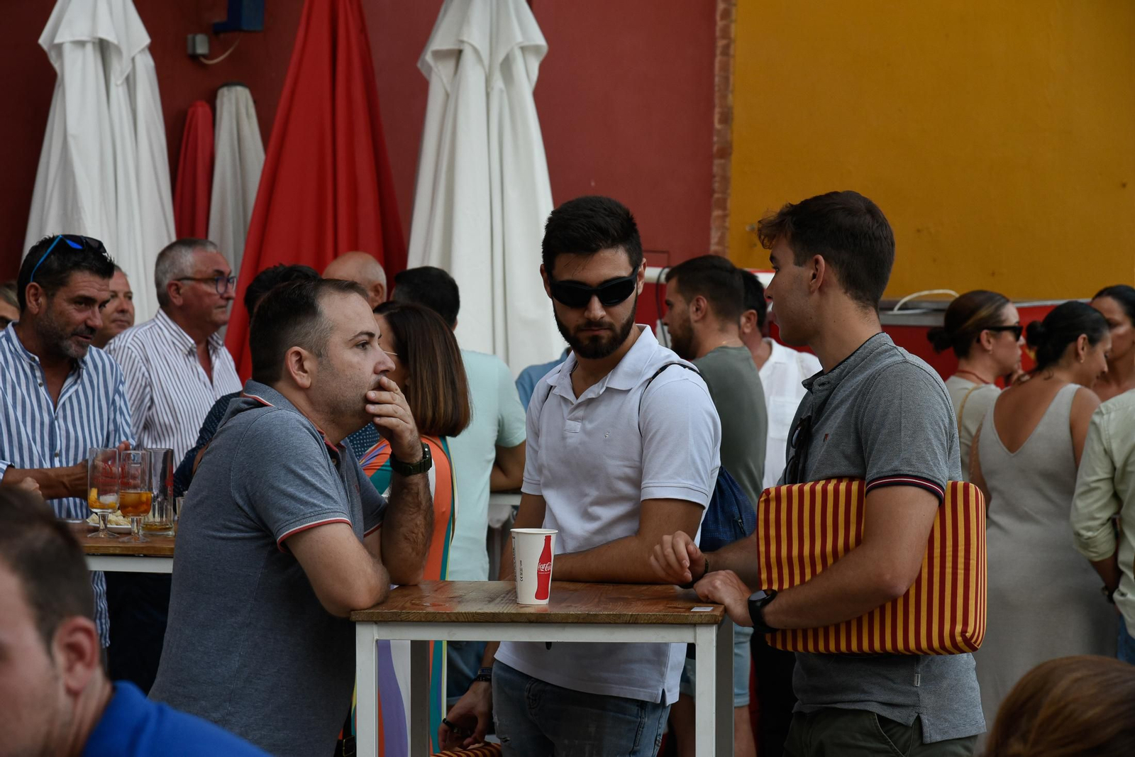 Colombinas 2022: Imágenes del ambiente en la plaza de toros en la novillada del martes
