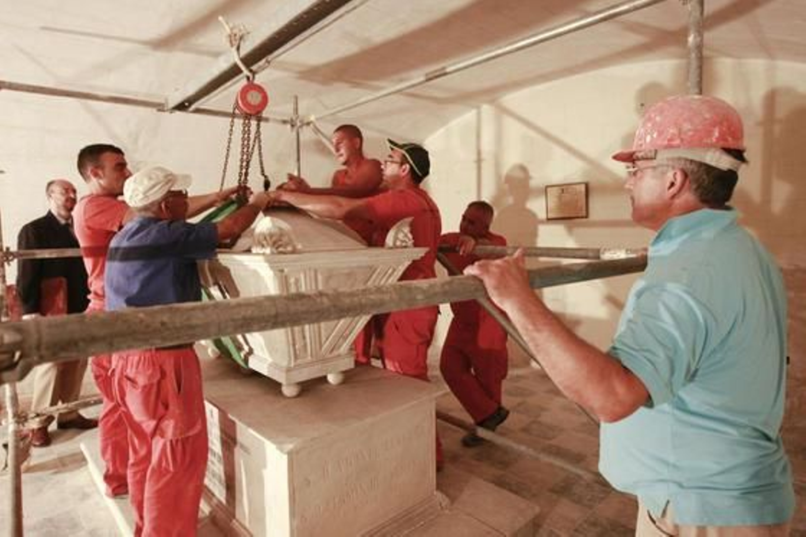 Los restos del diputado puertorriqueño fueron exhumados en la cripta de San Felipe Neri

Foto: Julio Gonzalez