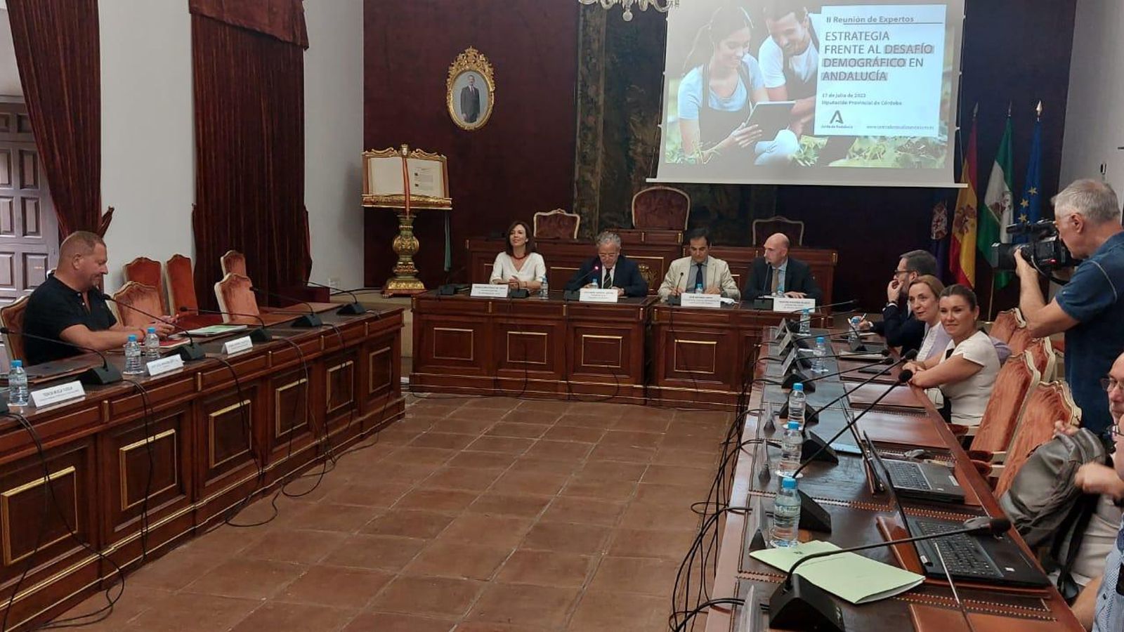 Reunión de expertos para abordar el desafío demográfico