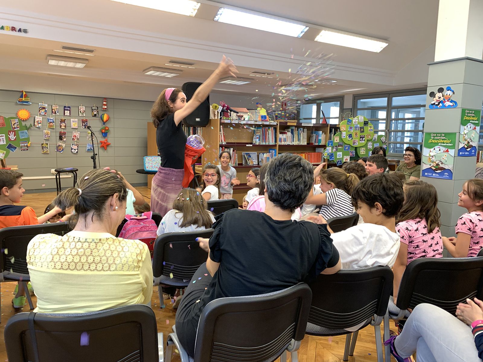 La escritora Carmen Sara en el cuentacuentos