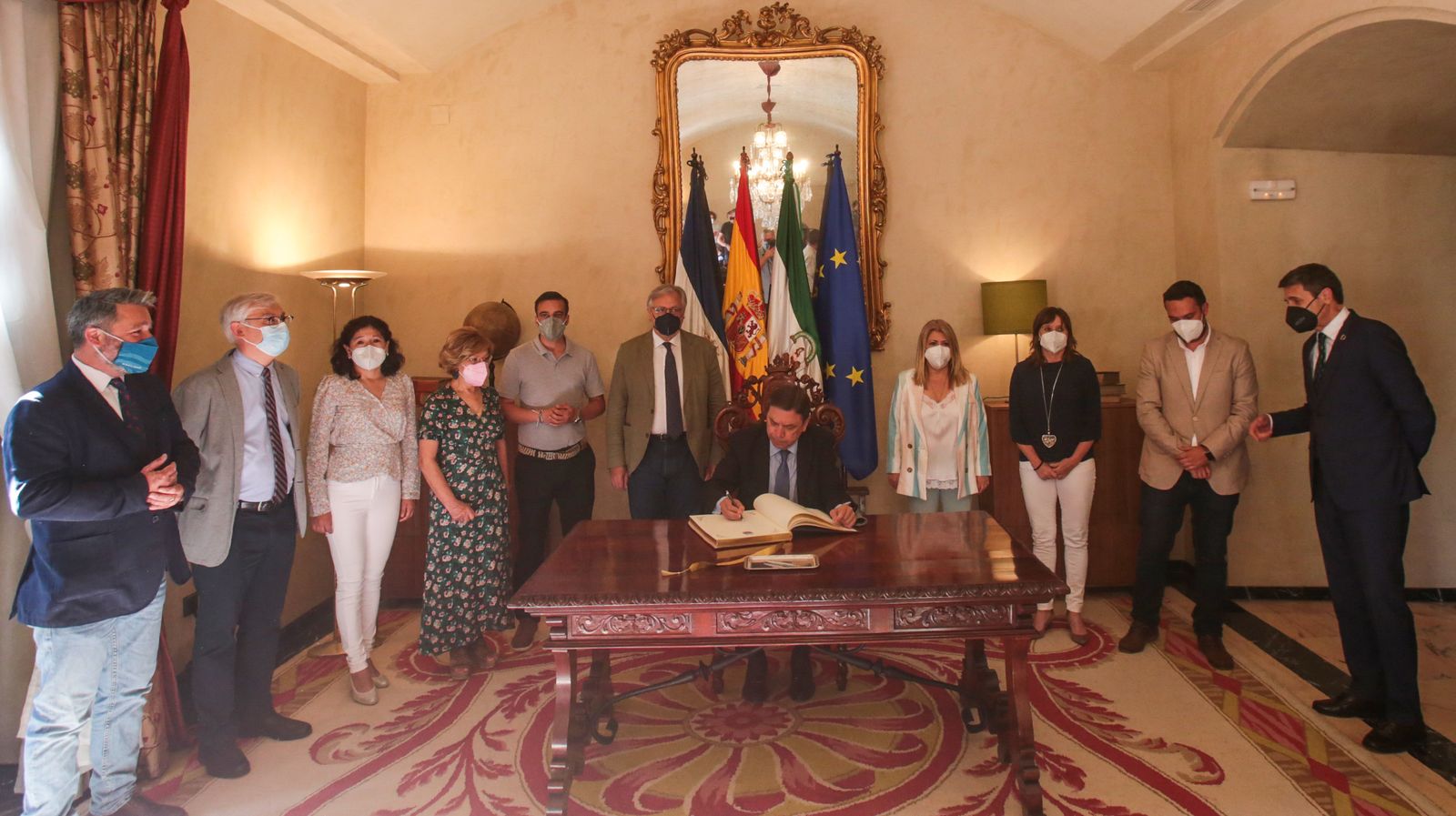 El ministro de agricultura Luis Planas visita Jerez y la yeguada del Hierro del Bocado