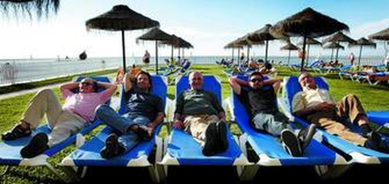 El jurado de Alcances, de izquierda a derecha, Álvaro Pardo, Sergio Oksman, Carlos Losada, Gonzalo Höhr y Ángel Garcés.