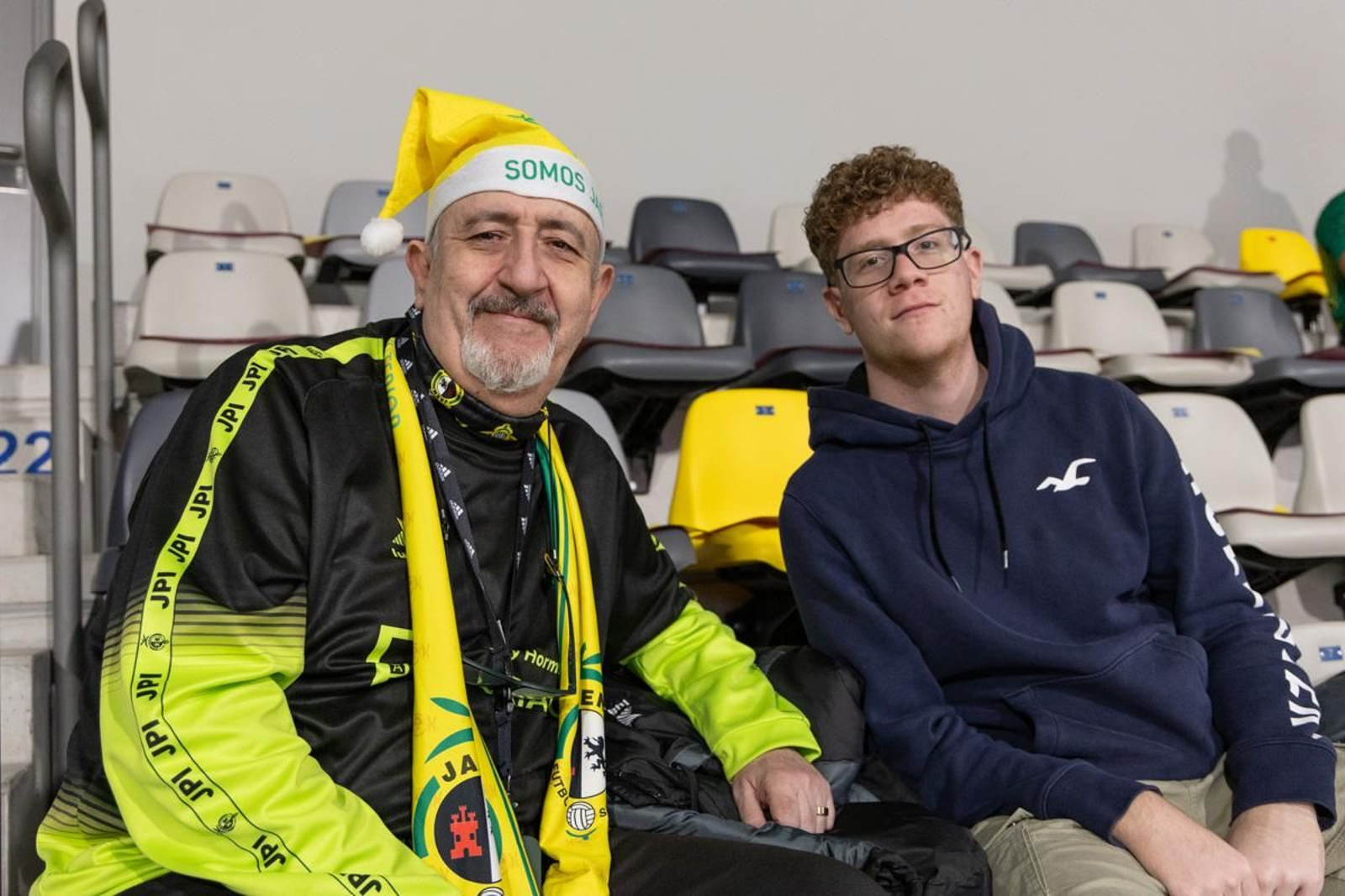 La fiesta amarilla en la goleada del Jaén FS al Barça, en imágenes