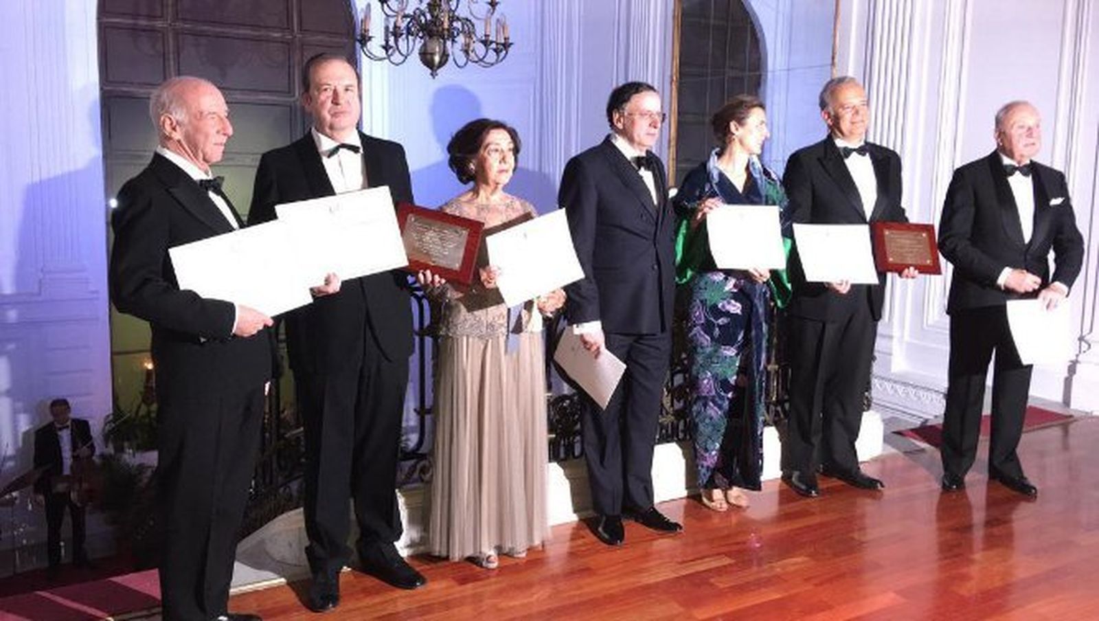 Joaquín Mencos, Juan Armada, Guadalupe Plaza, el presidente de Casas Históricas Javier Bahamonde, Laina González, Ignacio de Puig y Maco Fernández de Bethencourt, durante la entrega de premios.