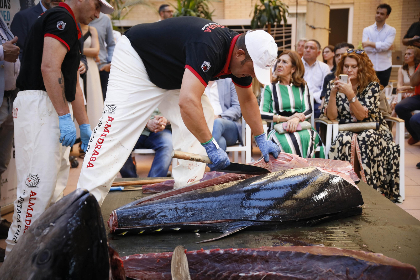 El ronqueo del atún en el Espacio Gatronómico Tony García, en imágenes