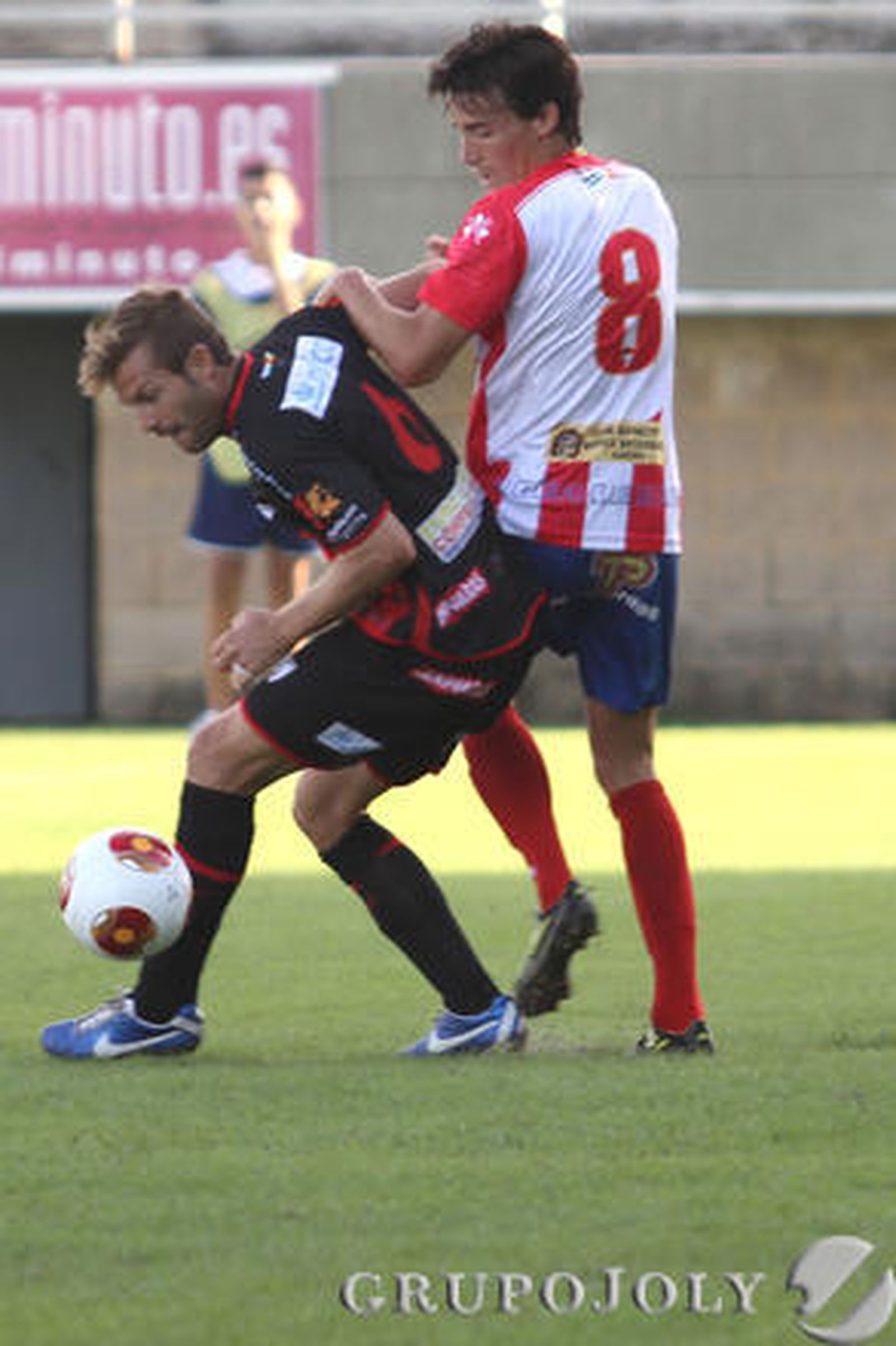 El Algeciras no pasa del empate en casa (0-0) ante un correoso Lucena.

Foto: Andres Carrasco