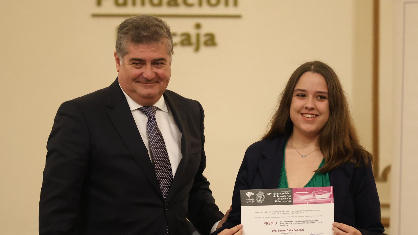 Lorena Gallardo, Premio a Mejor Trayectoria Académica Universitaria en Derecho y Gestión.