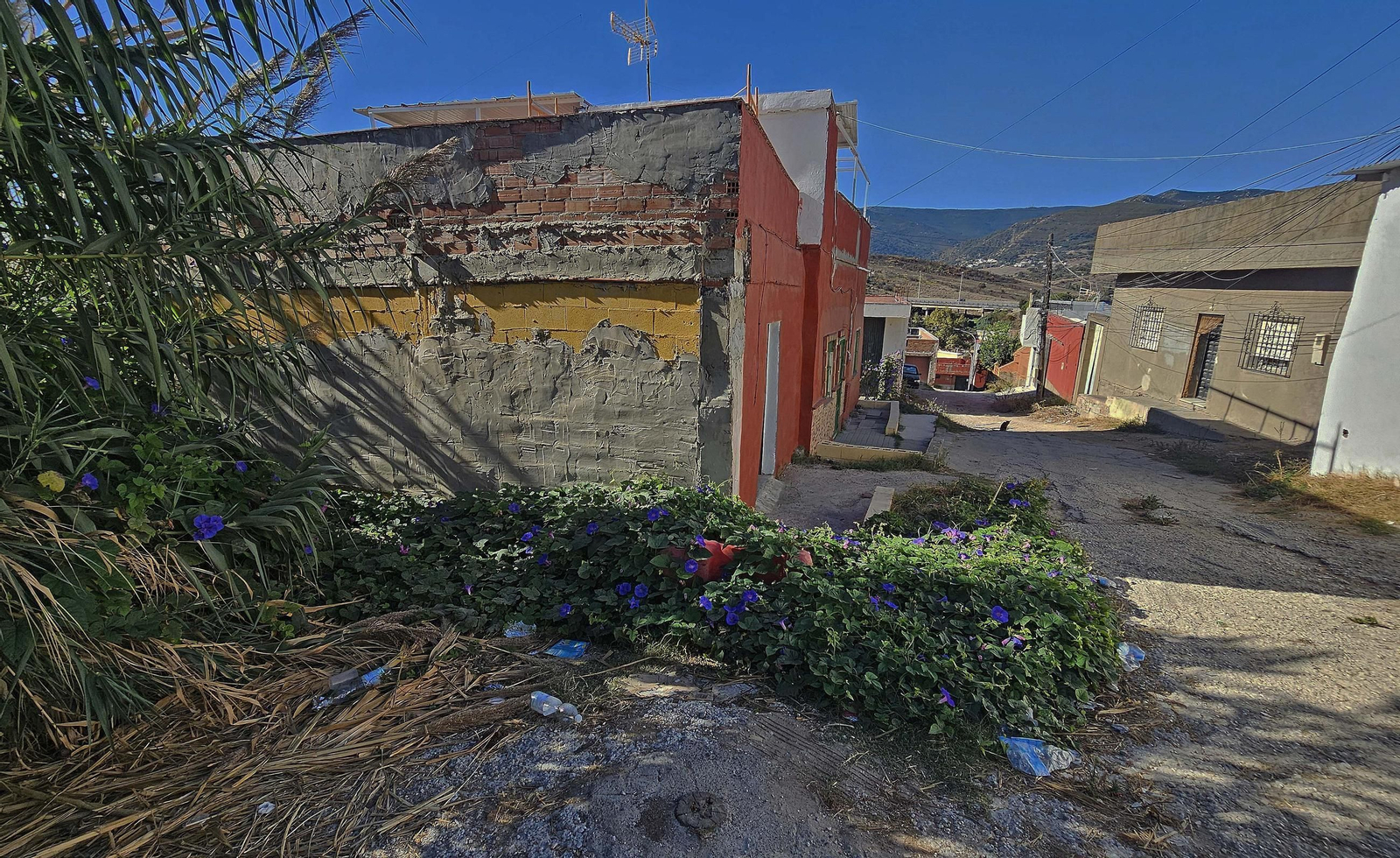 Fotos de los desperfectos de la barriada de La Capelina en Algeciras