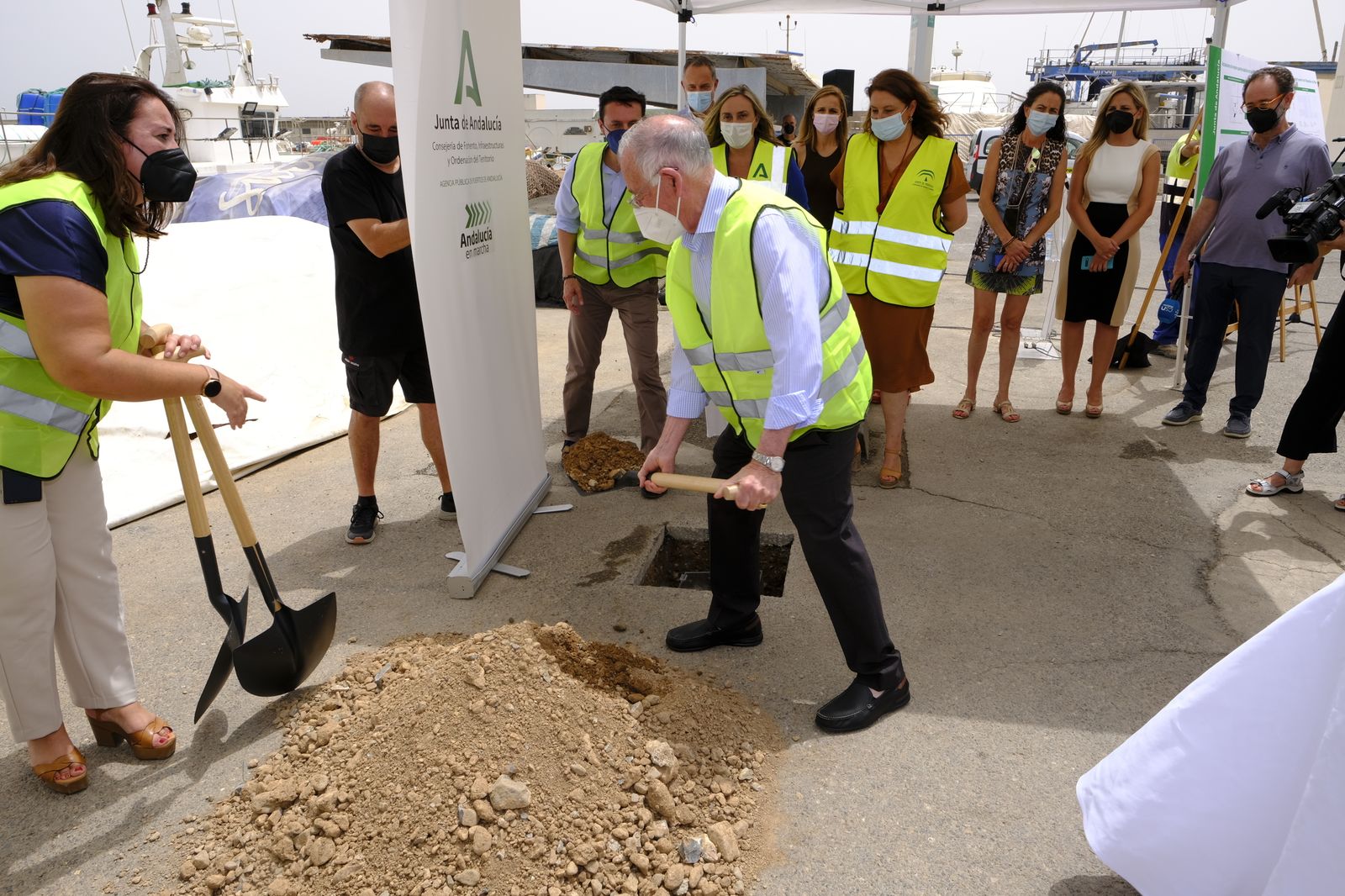 Primera piedra de la nueva lonja del Puerto Pesquero de Roquetas de Mar