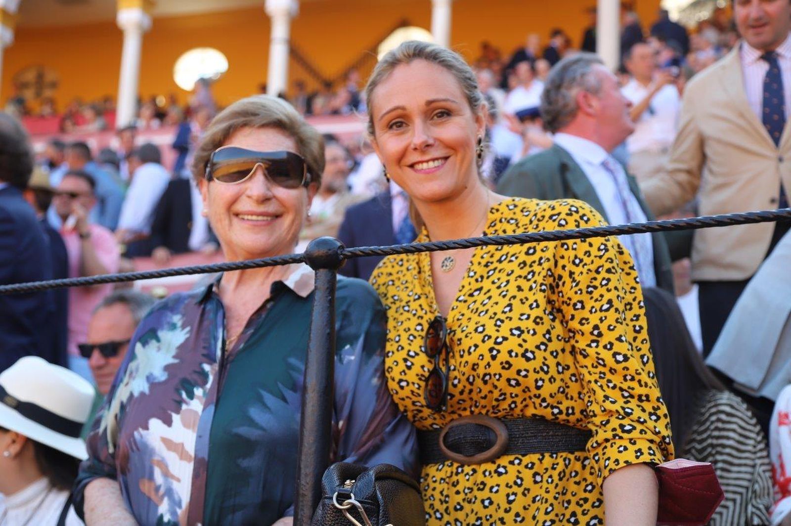 Las fotos de los famosos y las autoridades en la corrida de Miura