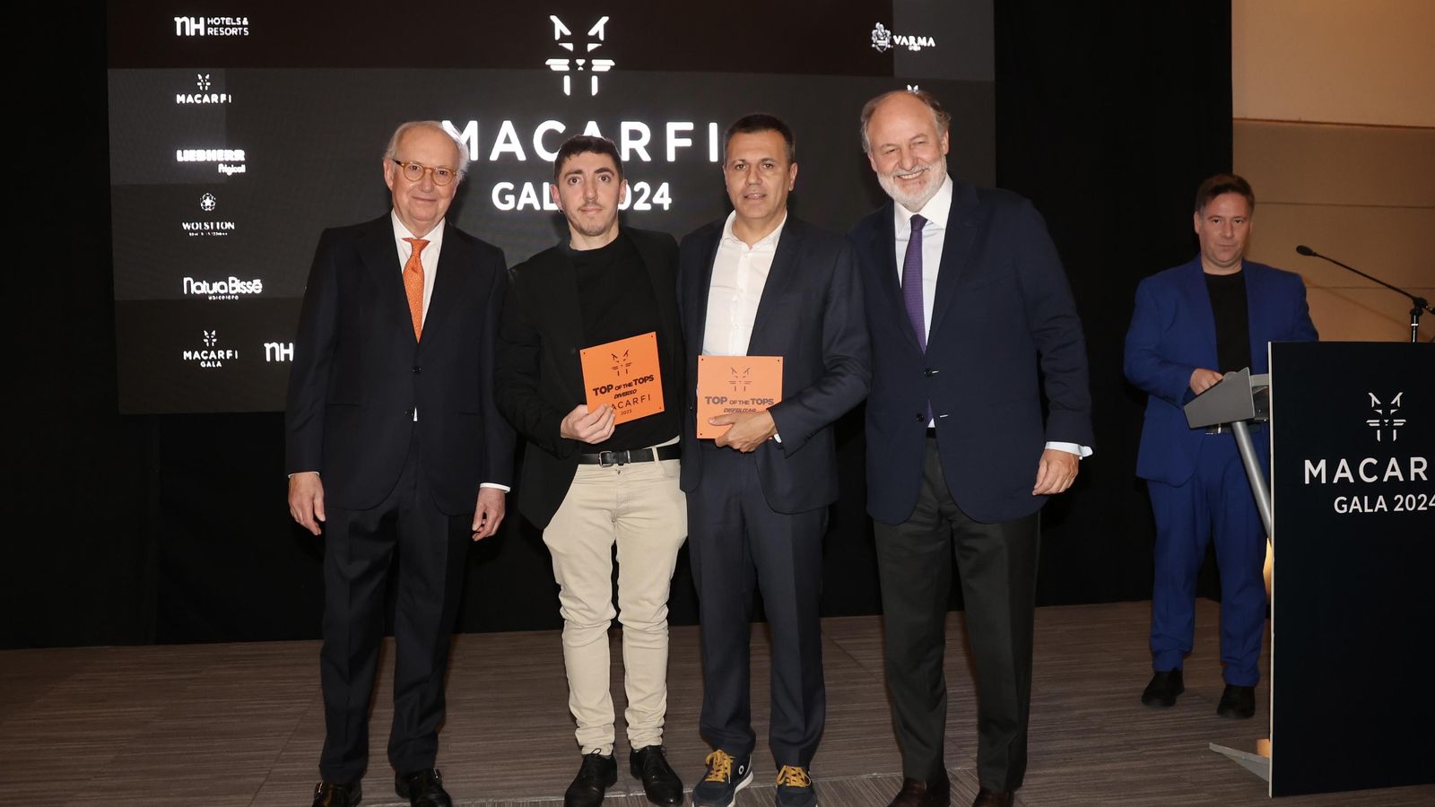 Manuel Carreras con los restaurantes distinguidos por el Top of the Tops de Macarfi, DiverXo y Disfrutar