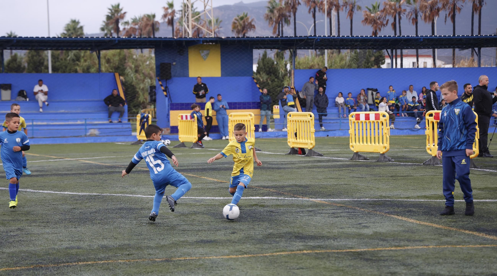 Las fotos del Torneo Ciudad de La Línea de bebés y prebenjamines