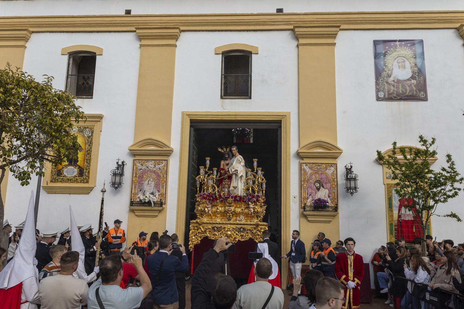 Las imágenes de la hermandad del Ecce Homo en la Semana Santa de San Fernando 2025