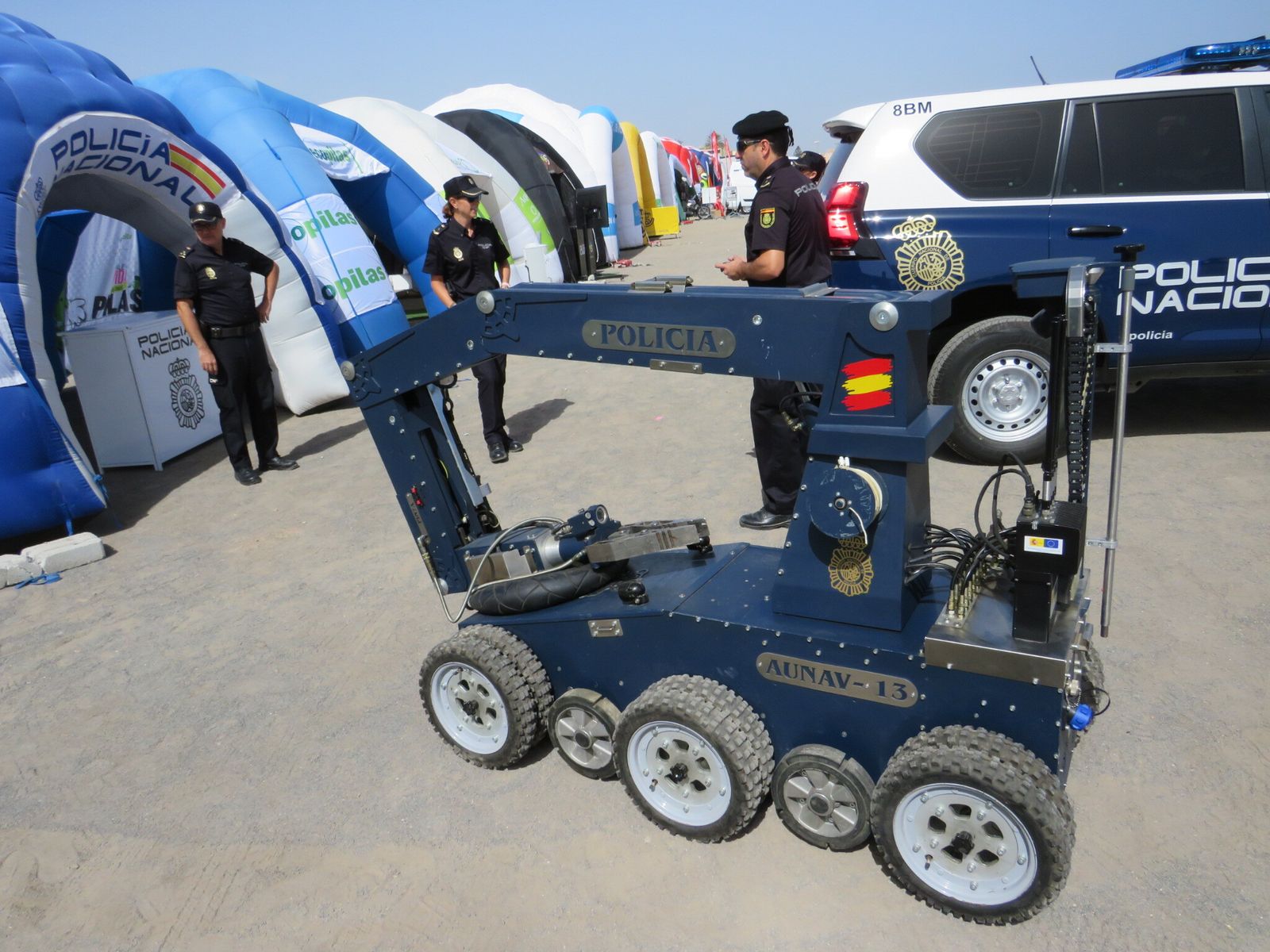 Garantes de la seguridad de los ciclistas de la Vuelta a España