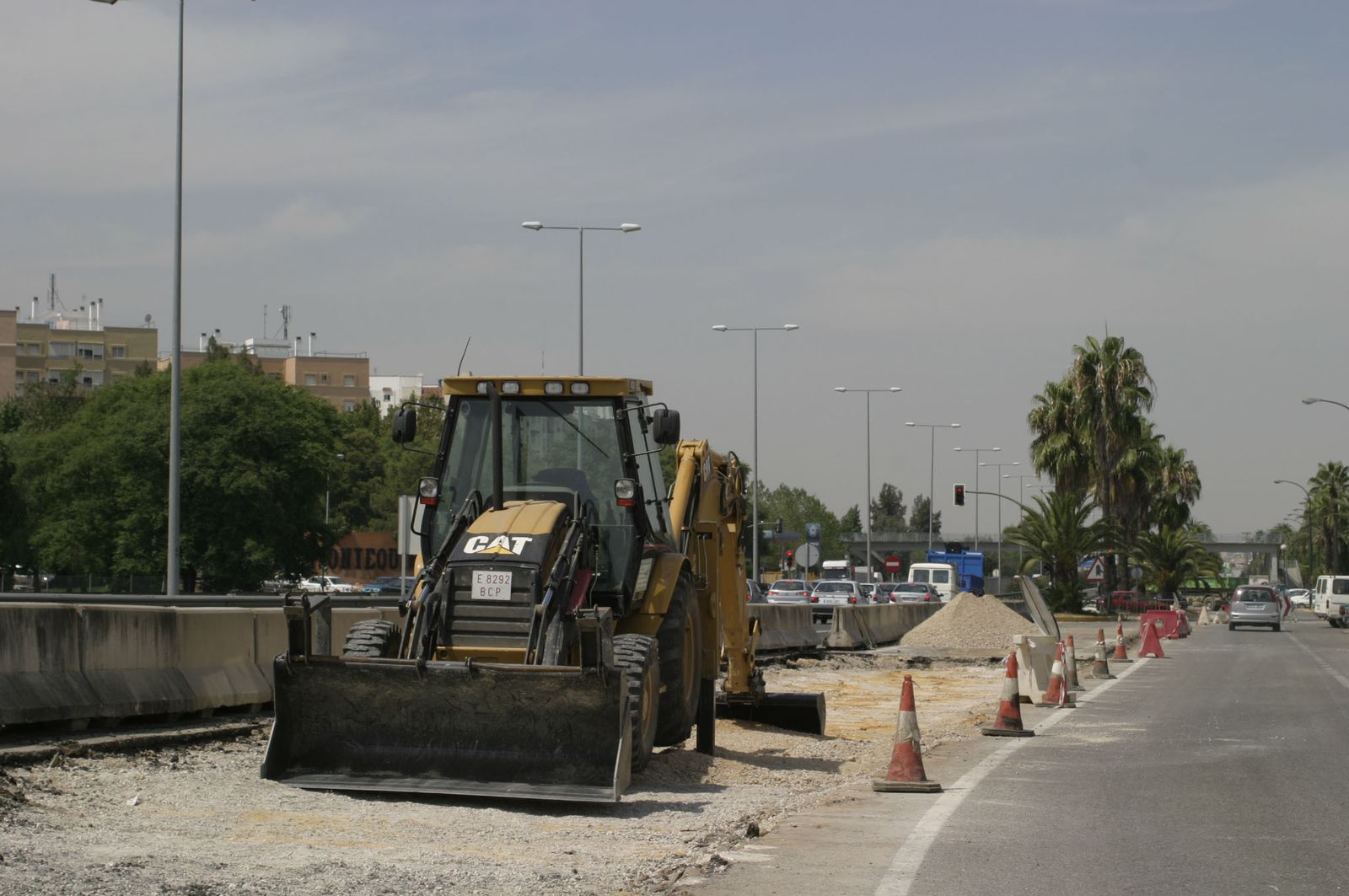 Una de las vías principales de acceso a Montequinto.