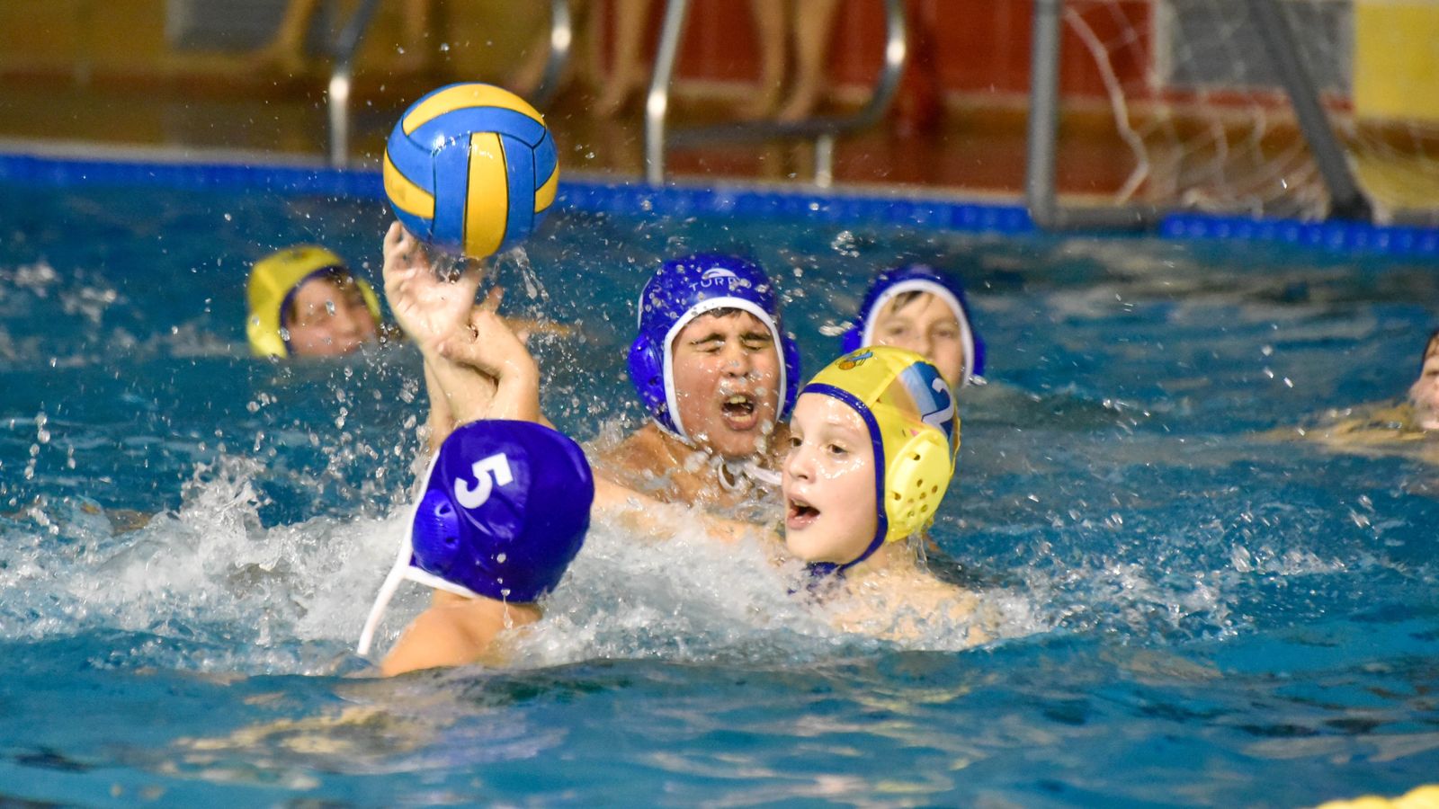 Las fotos del I Torneo benefico de Waterpolo Benjamin Proyecto 'Por una Sonrisa'