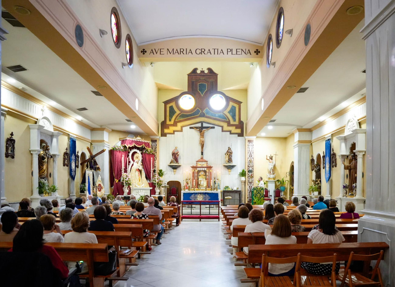 Las imágenes del la misa en Macael ofrecida por los niños y familias