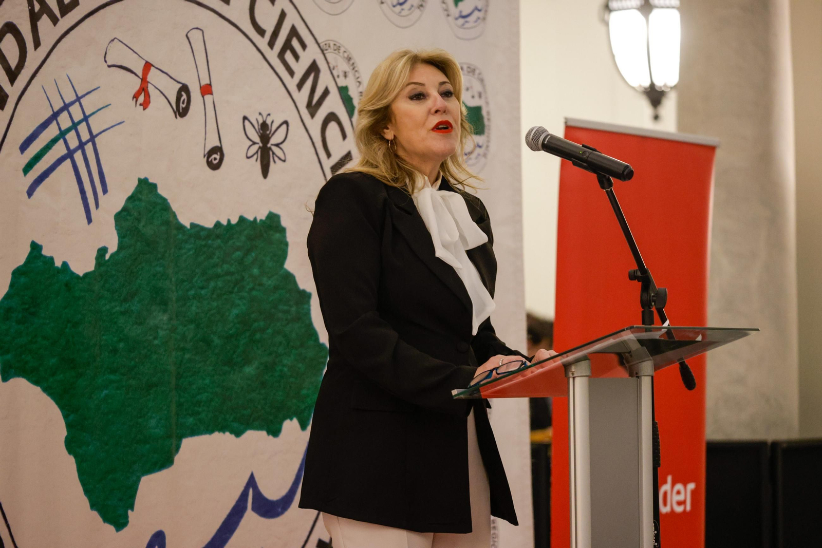 I Premio a la Trayectoria ejemplar en defensa de Andalucía a Fátima Báñez y a Jaime Montaner Roselló