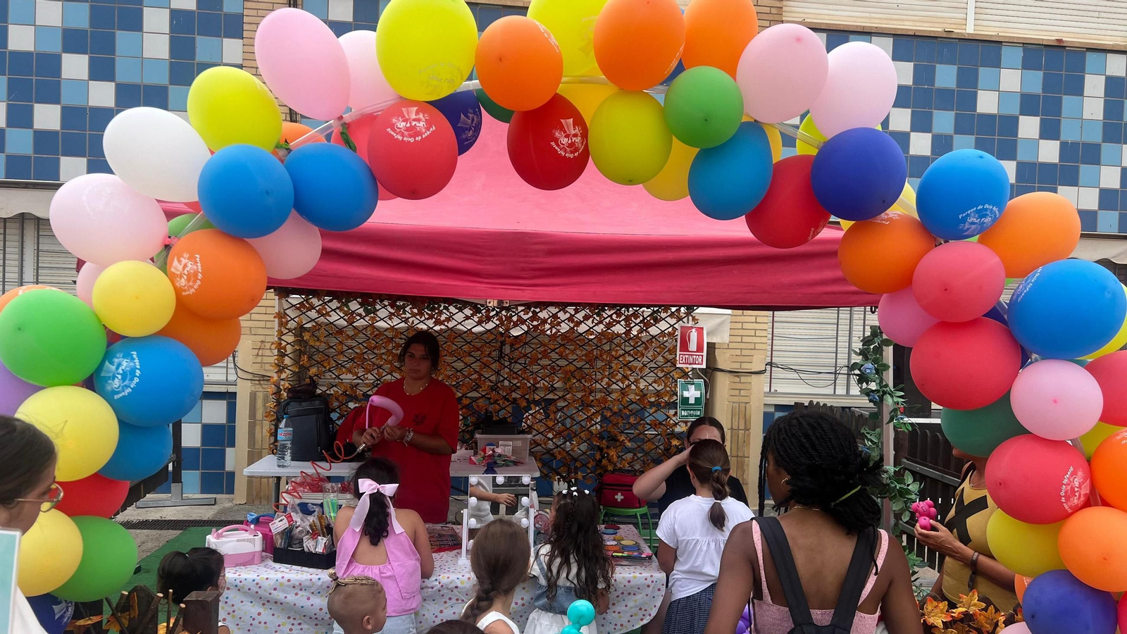 La procesión de la Virgen del Mar por las calles de Adra, en imágenes