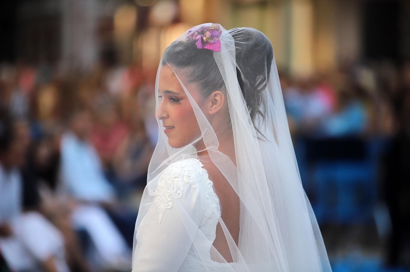 Imágenes de Huelva en blanco y azul, la noche del comercio