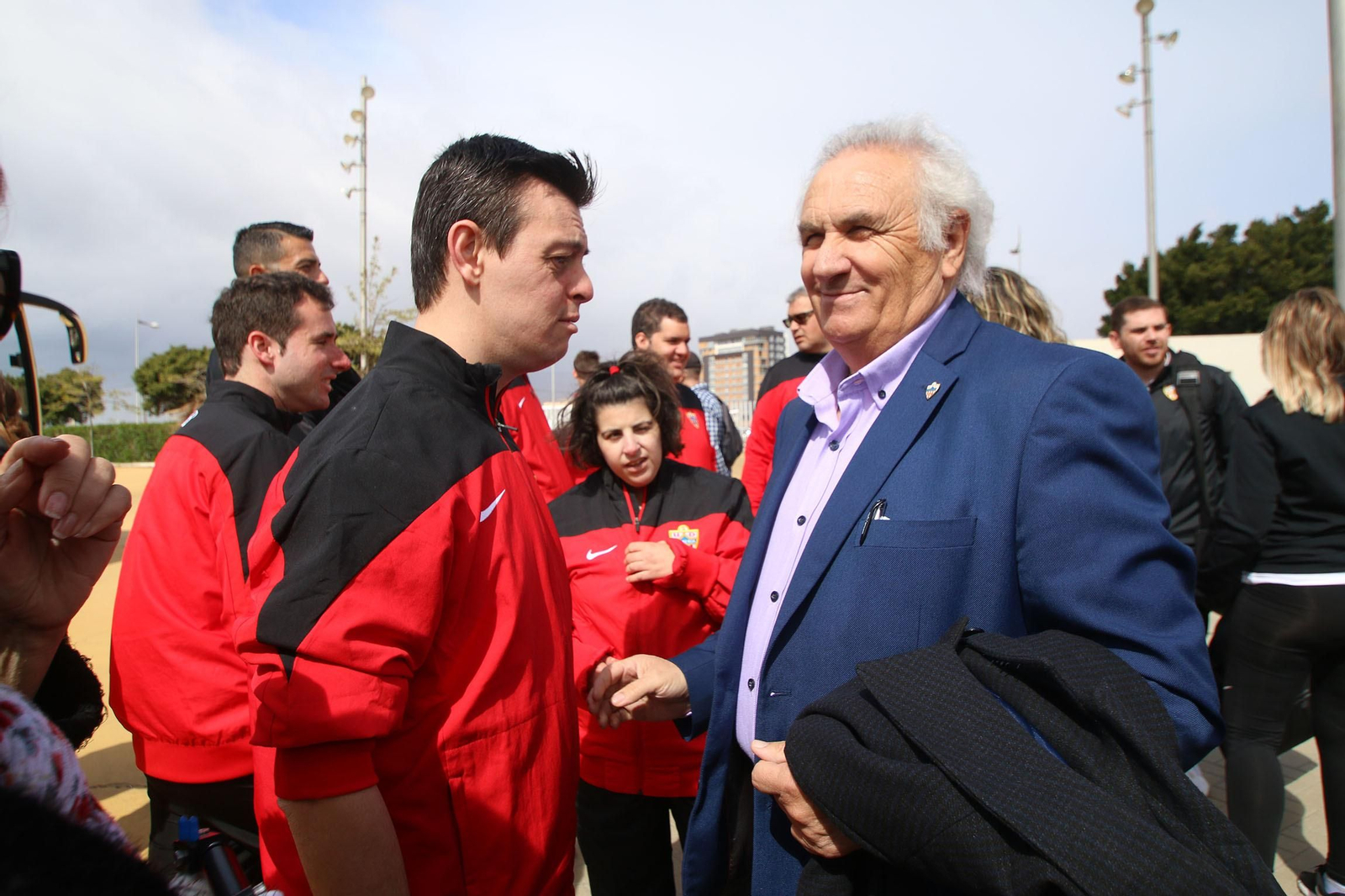 Fotogalería de la salida del Almería y el Almería Genuine hacia sus respectivos partidos.