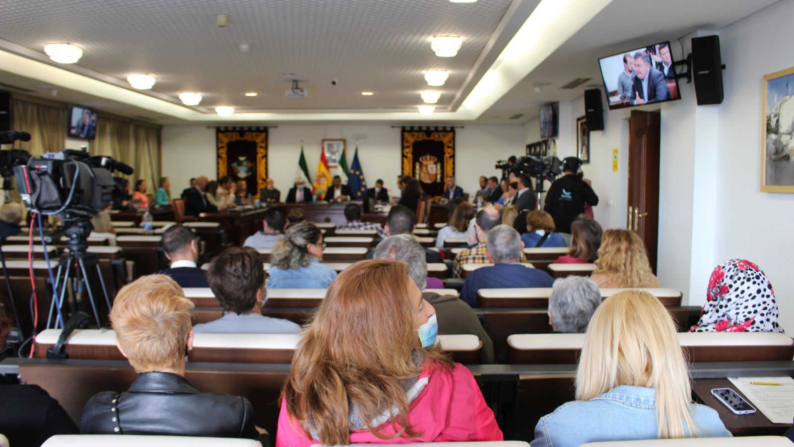 Los solicitantes han acudido al Salón de Plenos como público.