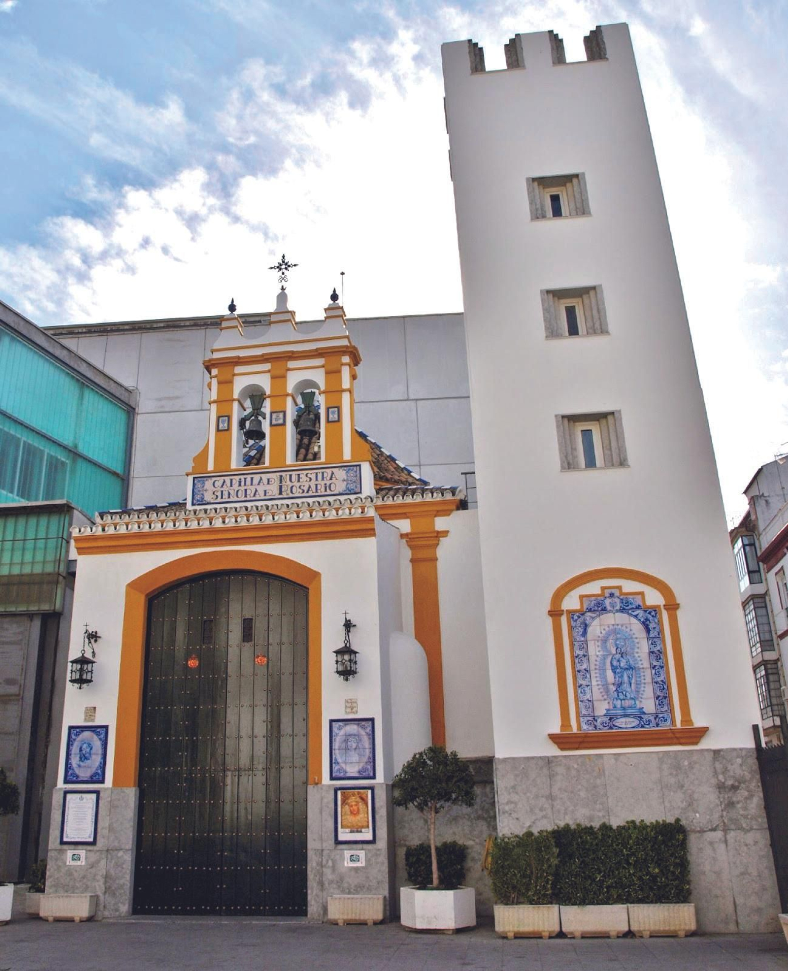 Fachada principal de la Capilla del Rosario.