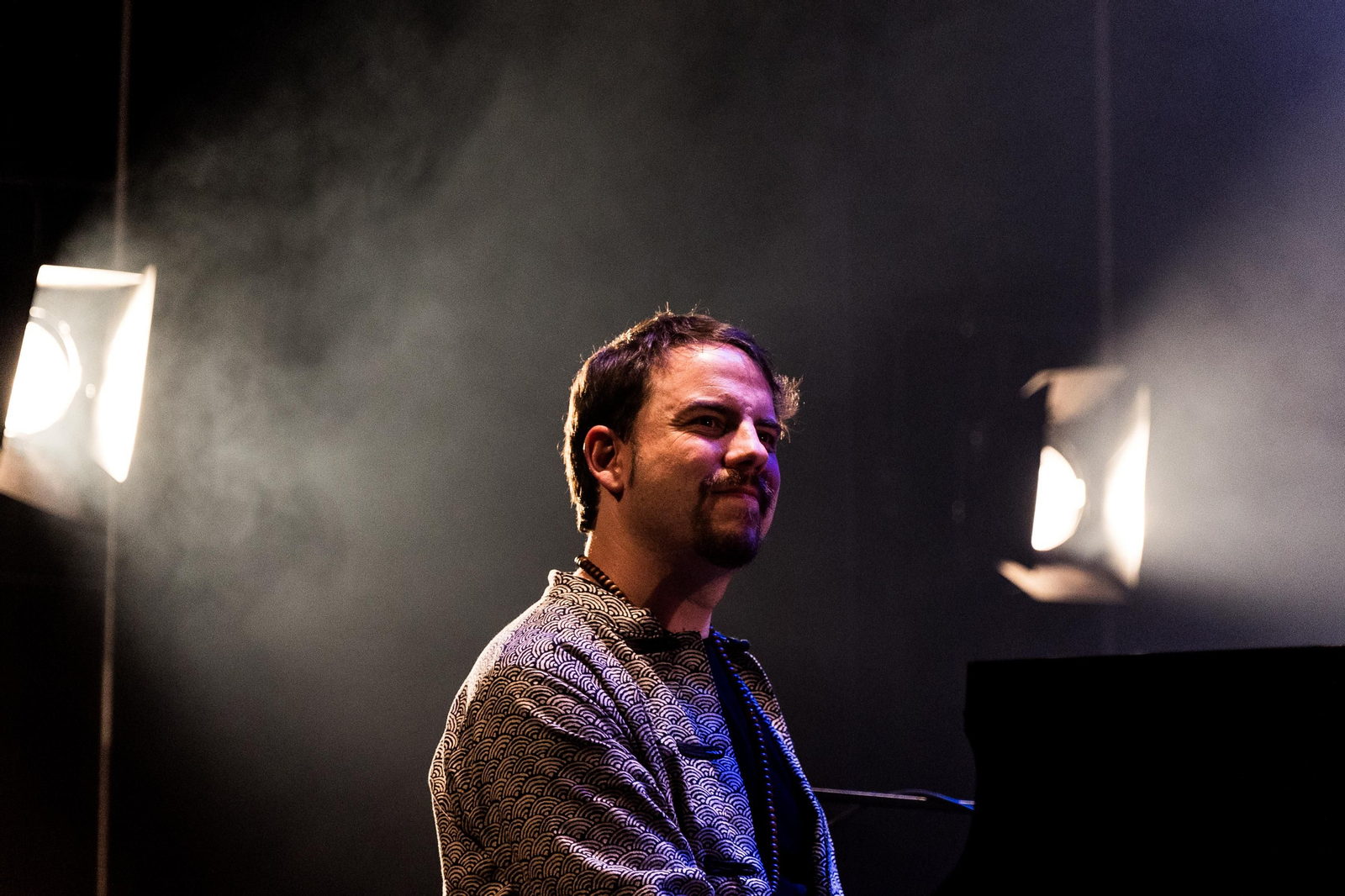 Antonio Lizana presenta su nuevo disco en el Teatro de las Cortes de San Fernando