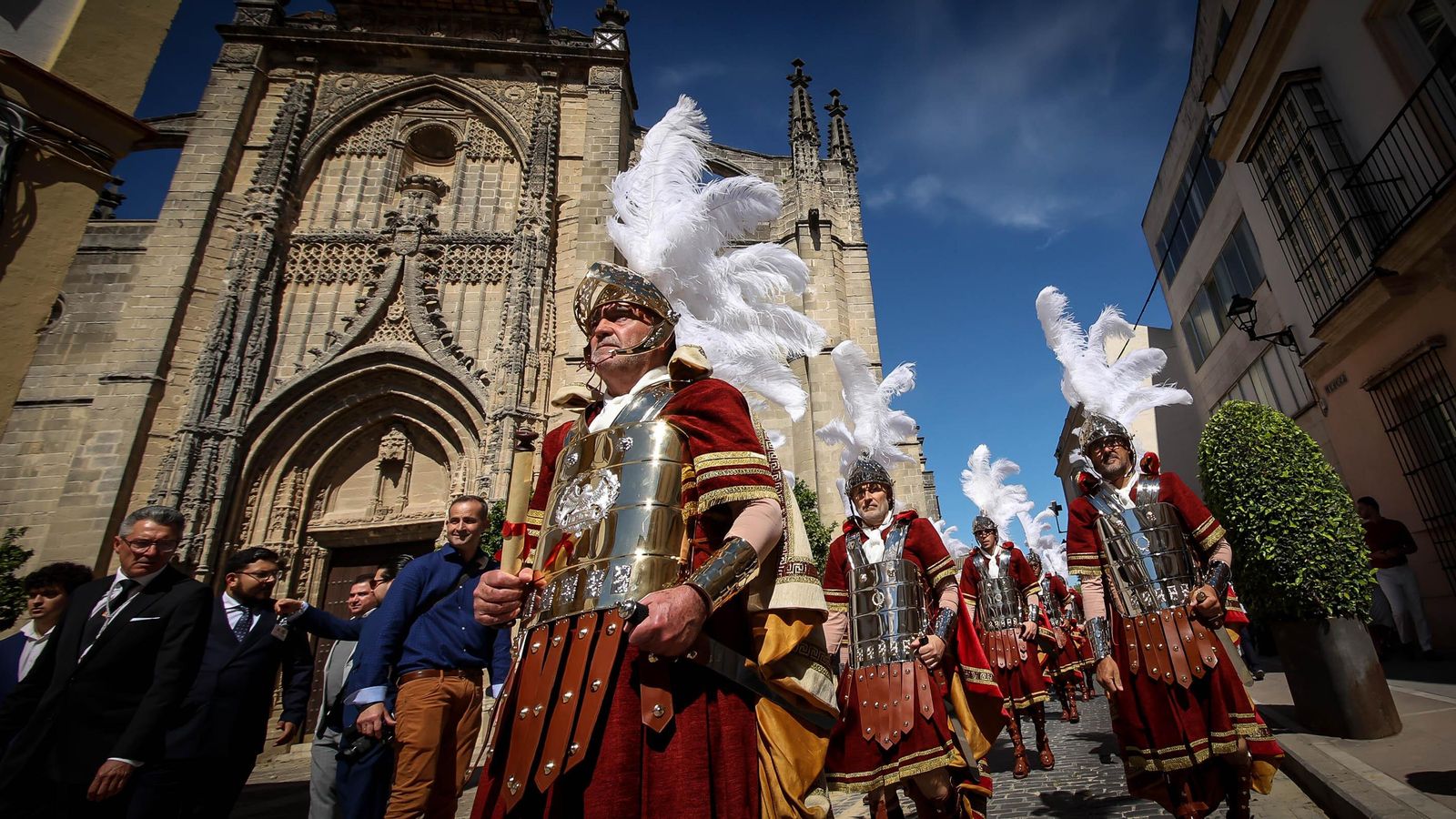 La guardia romana del Señor del Consuelo causó sensación el Domingo de Ramos.