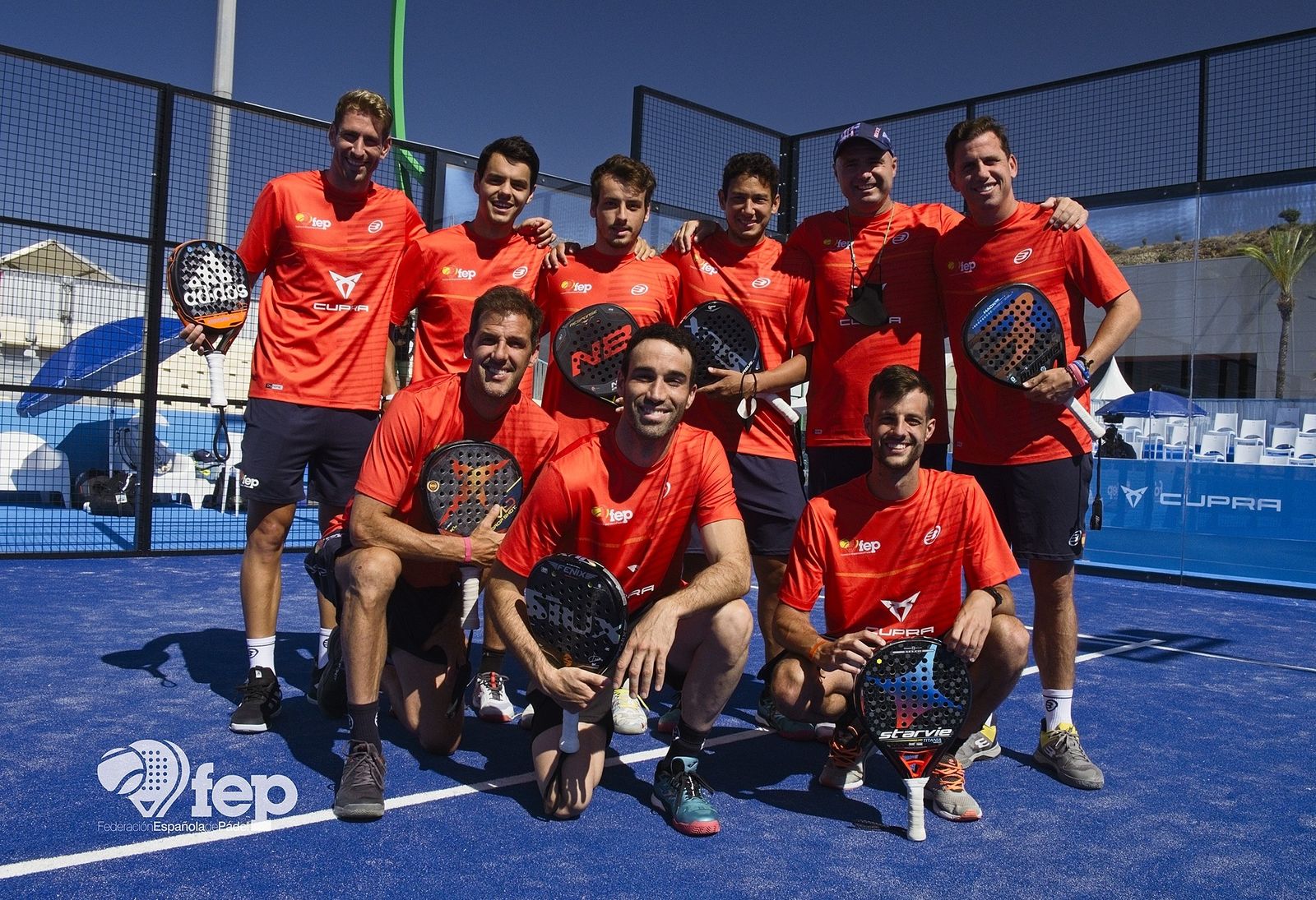 Javi Ruiz, abajo en el centro, junto al resto de miembros del combinado español