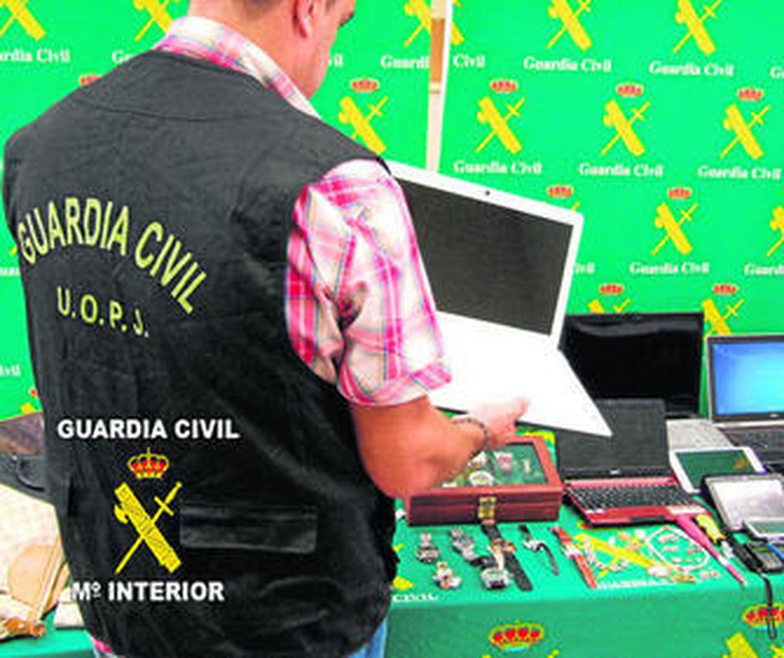 Imagen del botín intervenido por la Guardia Civil al grupo organizado que operaba en la provincia.