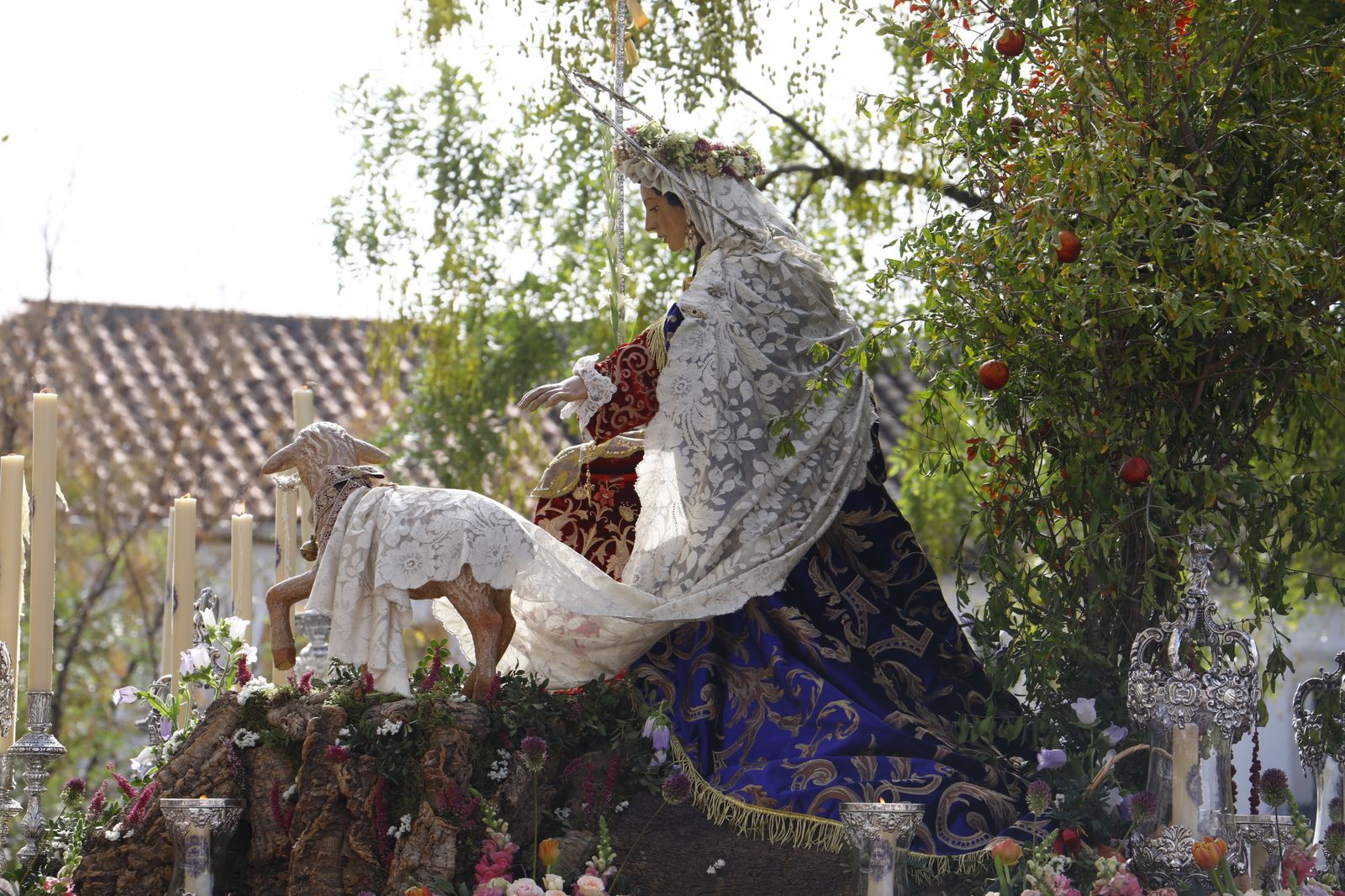 La procesión de la Divina Pastora de las Almas de Córdoba, en imágenes