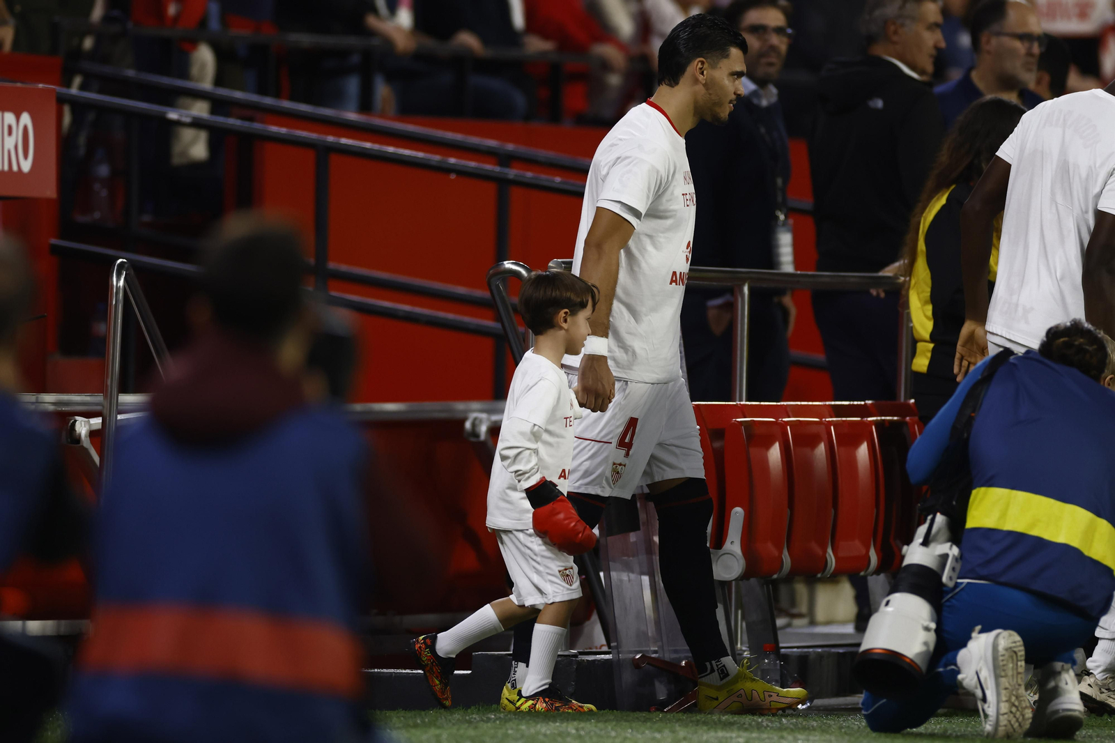 Búscate en las fotos del Sevilla FC-Real Sociedad
